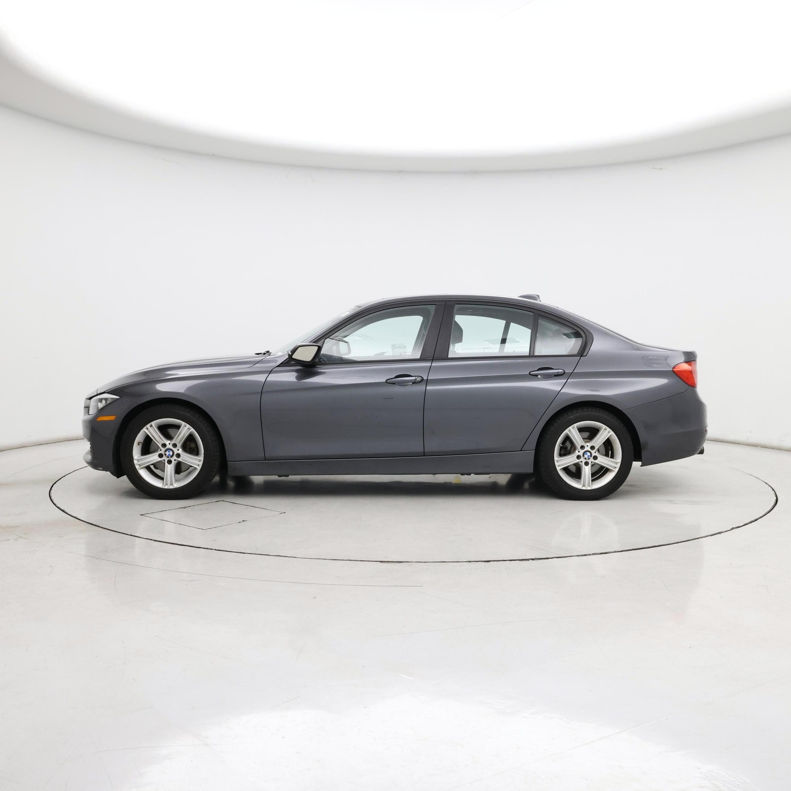 Thumbnail: 2015 BMW 3 Series - 3