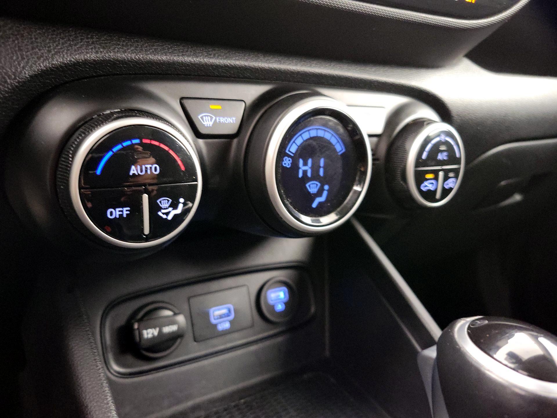 Thumbnail: 2020 Hyundai Venue - 16