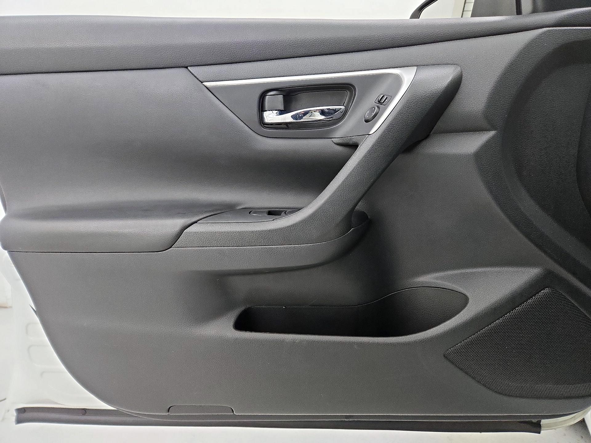 Thumbnail: 2018 Nissan Altima - 12