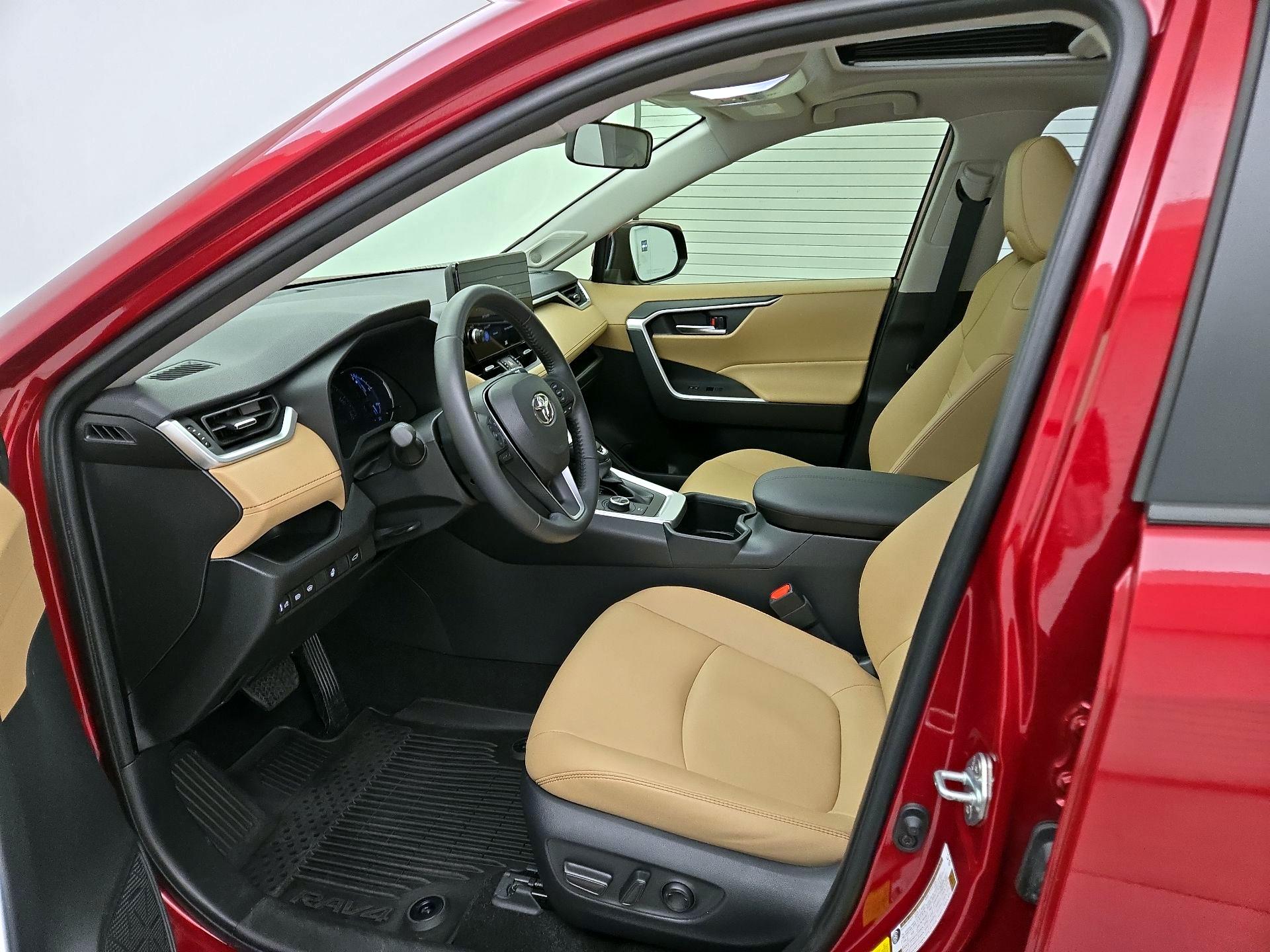 Thumbnail: 2024 Toyota RAV4 - 11