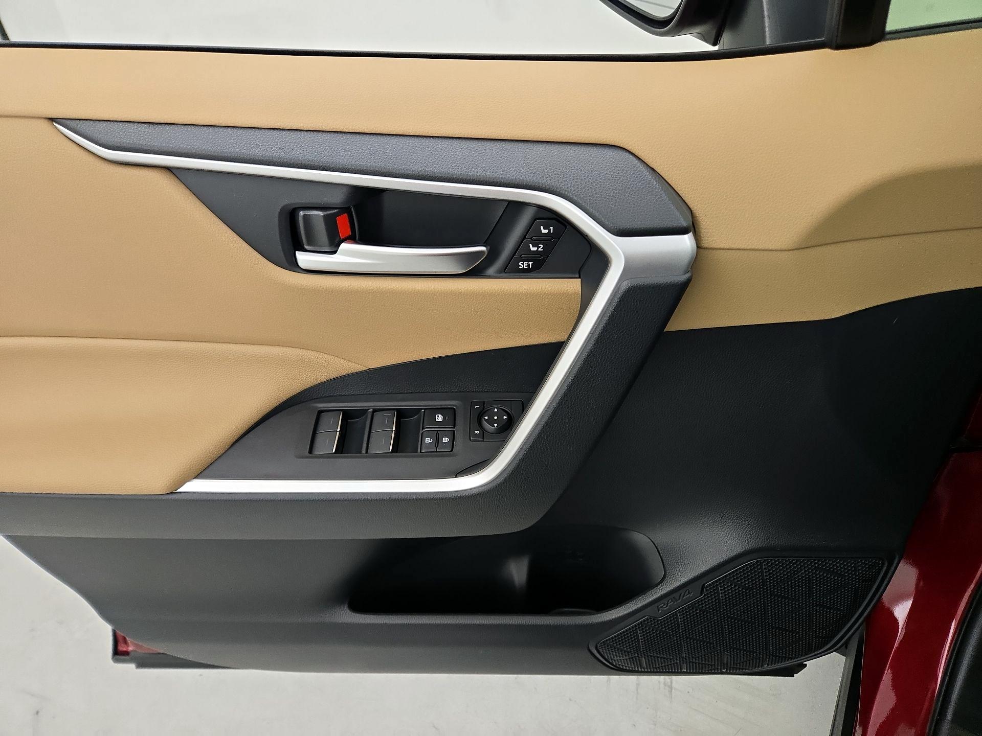 Thumbnail: 2024 Toyota RAV4 - 12