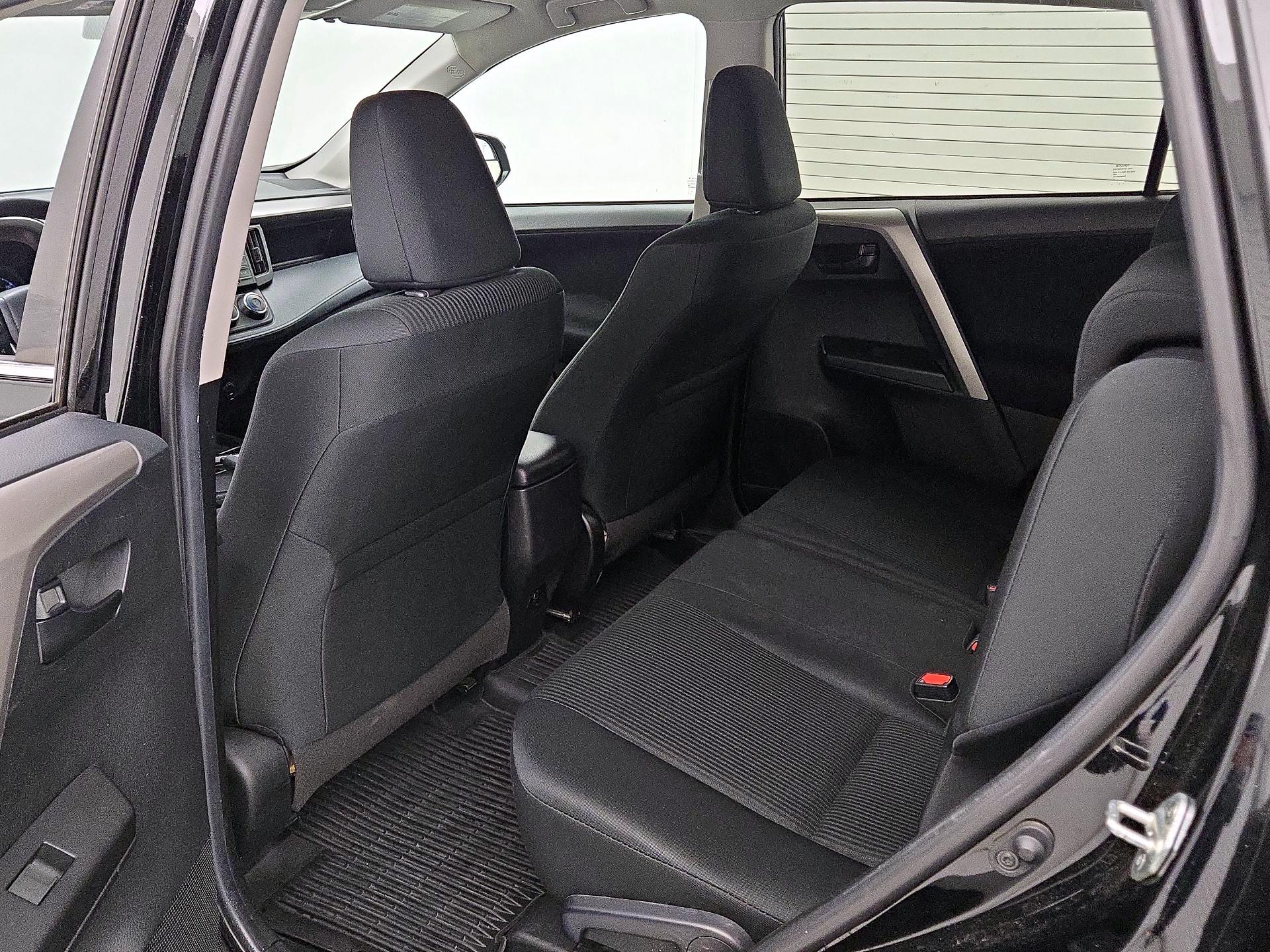 Thumbnail: 2018 Toyota RAV4 - 18