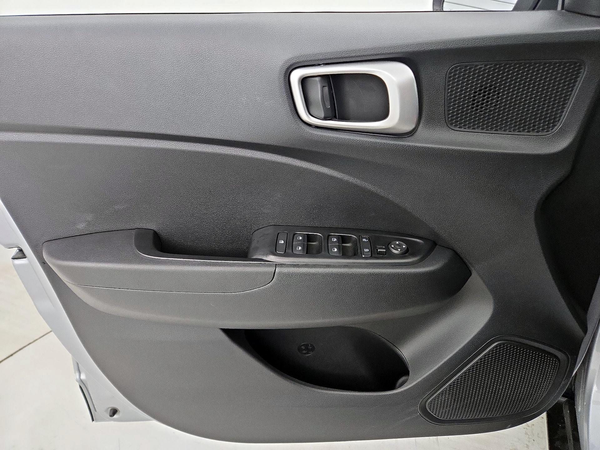 Thumbnail: 2022 Hyundai Venue - 12