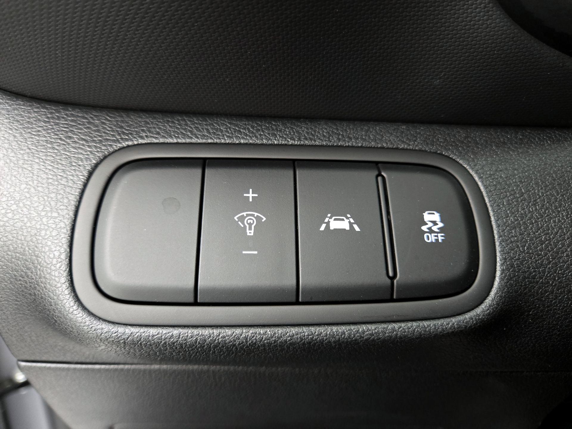 Thumbnail: 2022 Hyundai Venue - 13