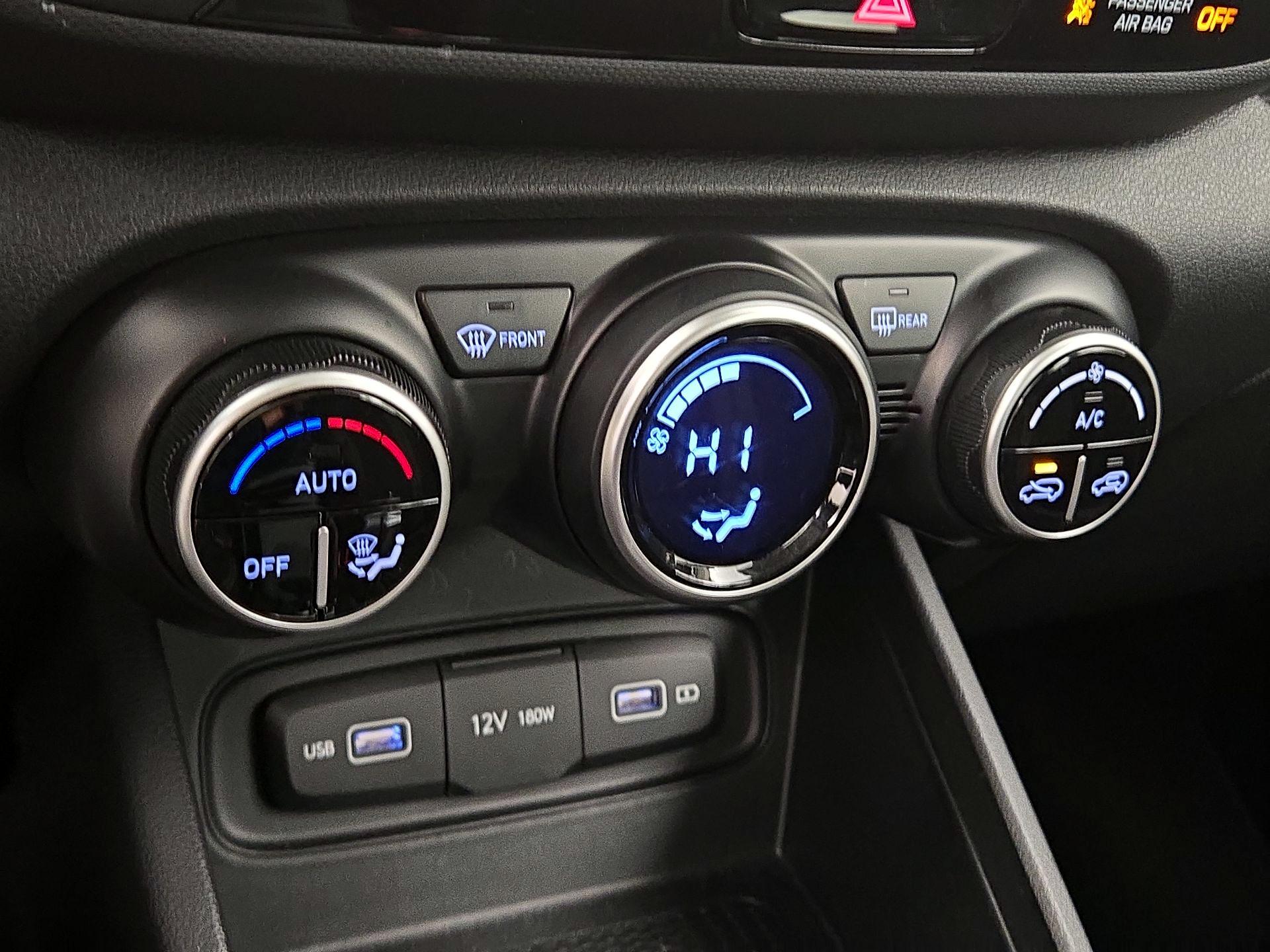 Thumbnail: 2022 Hyundai Venue - 16