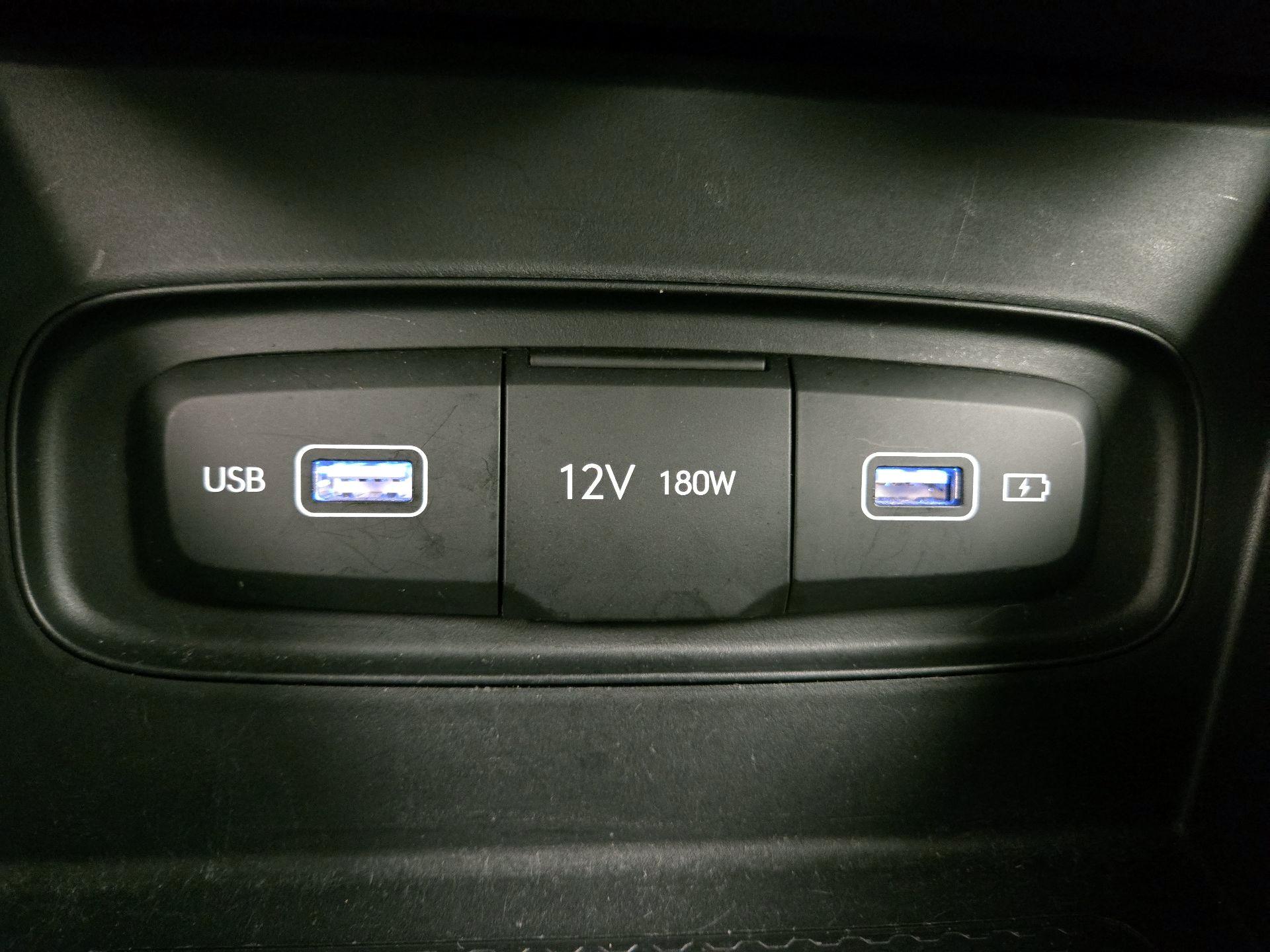 Thumbnail: 2022 Hyundai Venue - 18