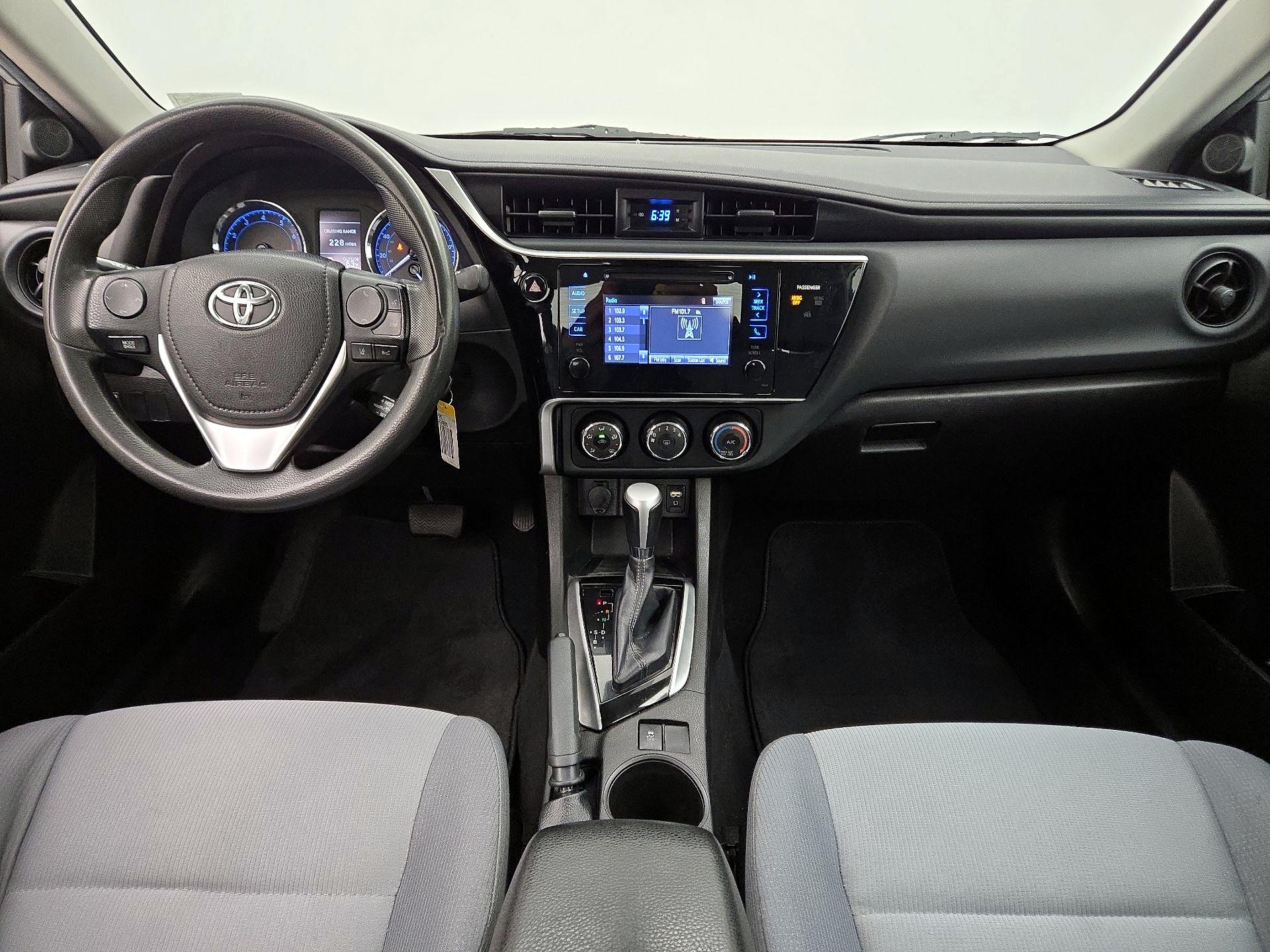 Thumbnail: 2017 Toyota Corolla - 9