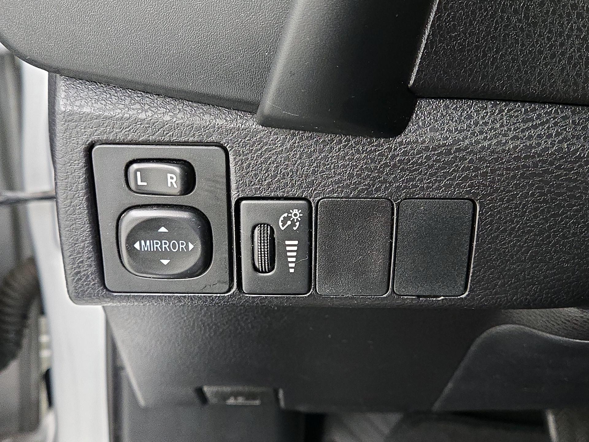 Thumbnail: 2017 Toyota Corolla - 13