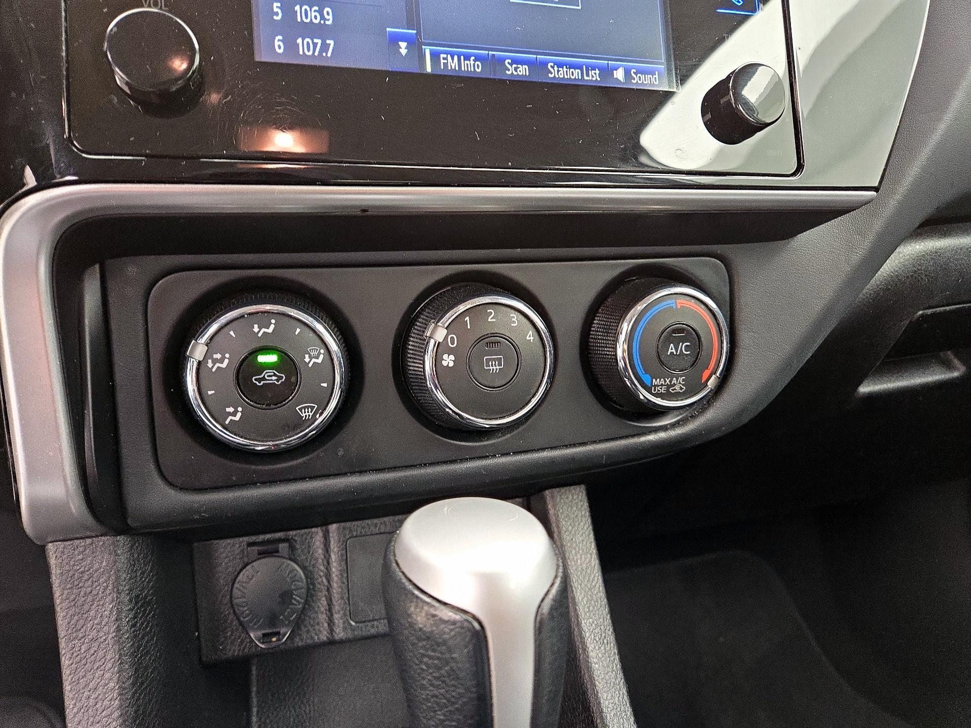 Thumbnail: 2017 Toyota Corolla - 16