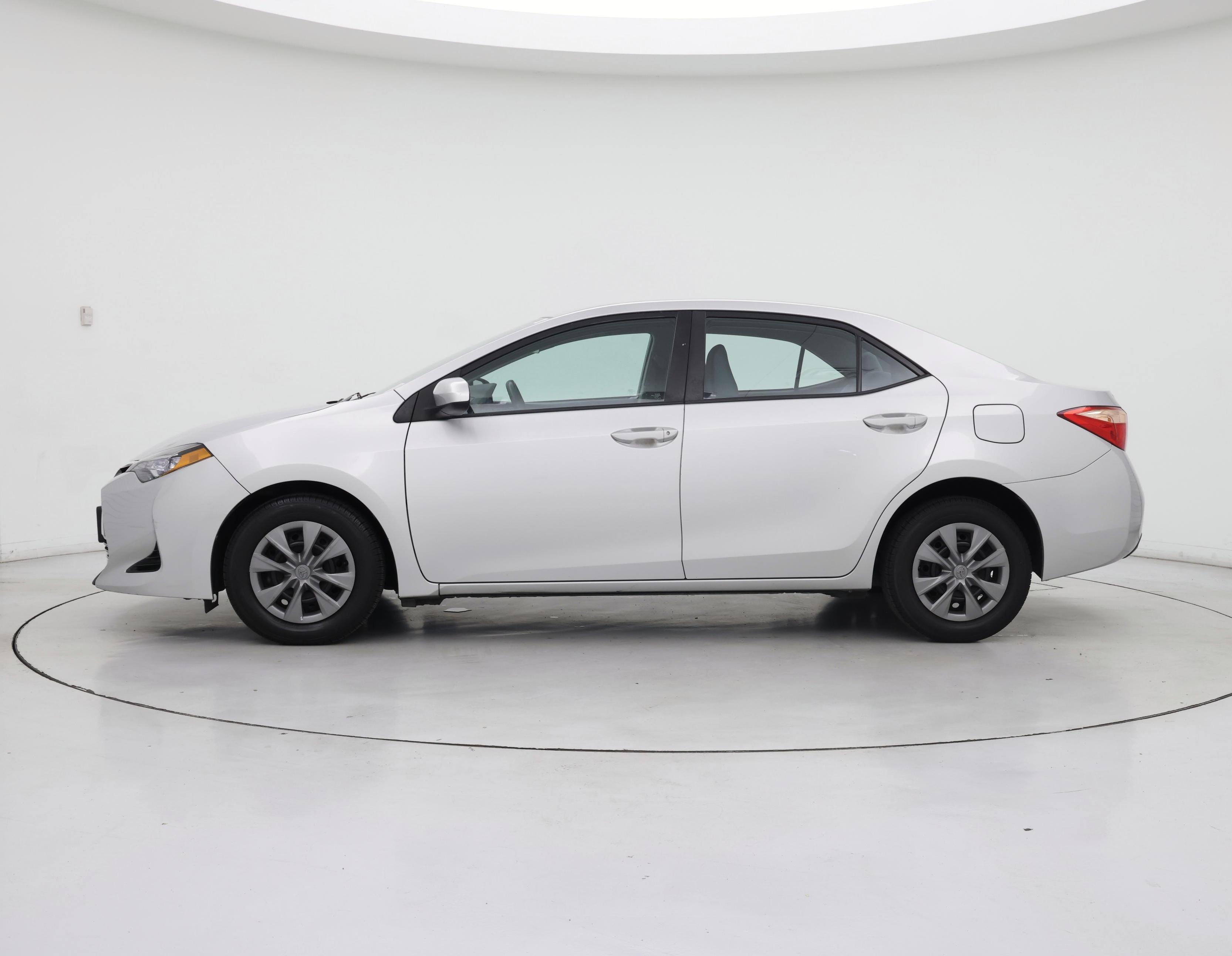 Thumbnail: 2017 Toyota Corolla - 3