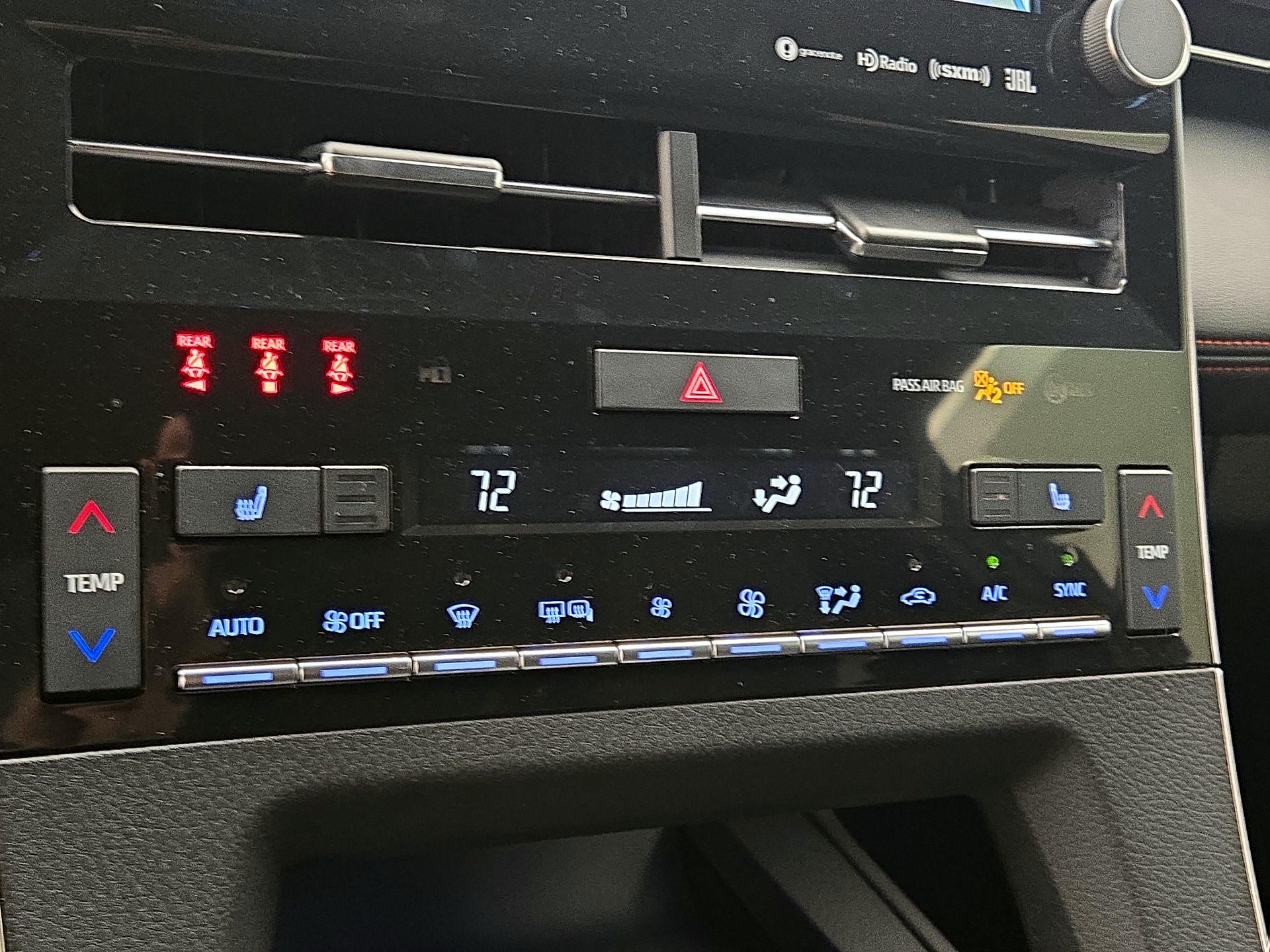 Thumbnail: 2020 Toyota Avalon - 16