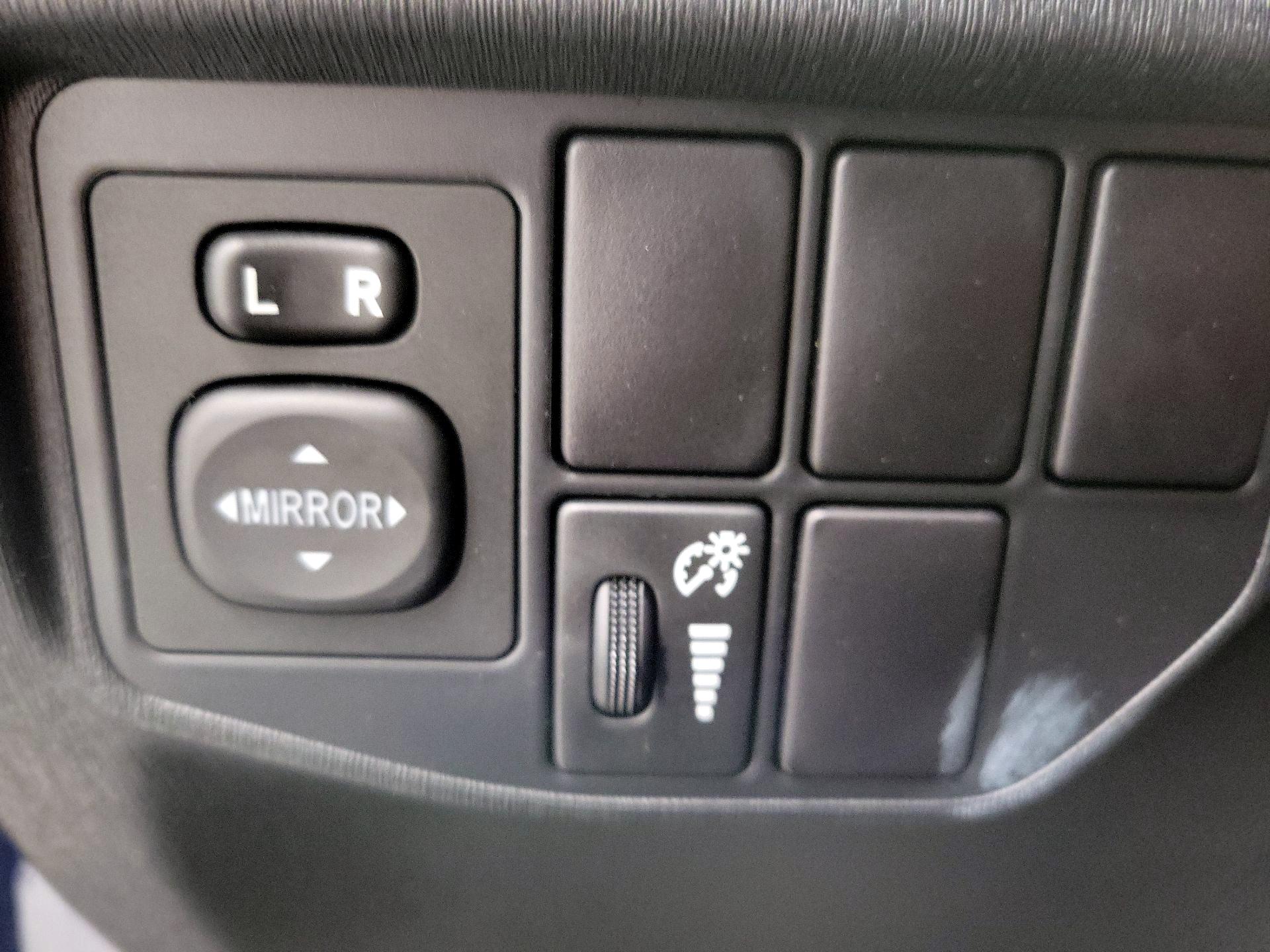 Thumbnail: 2015 Toyota Prius - 13