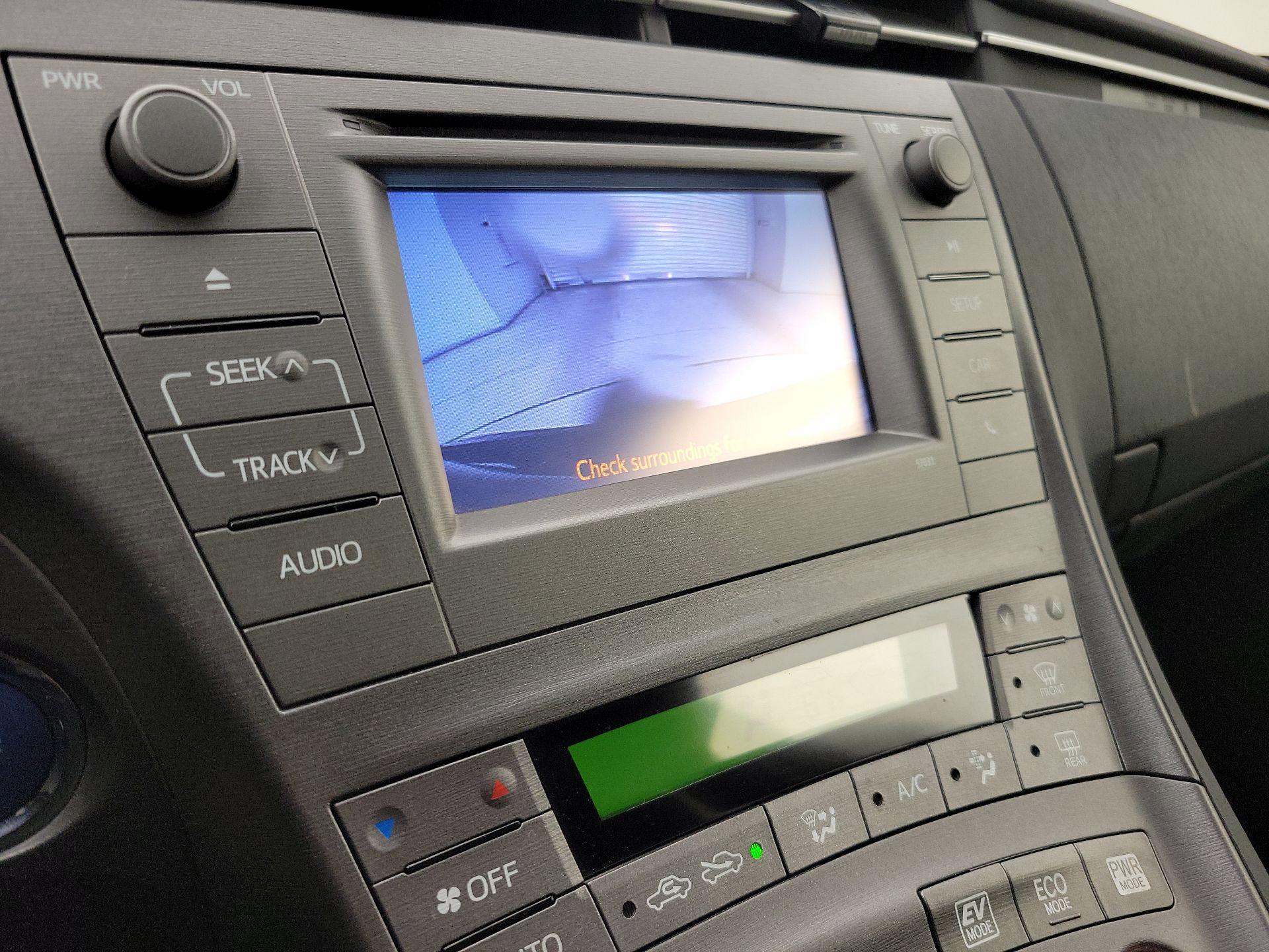 Thumbnail: 2015 Toyota Prius - 14