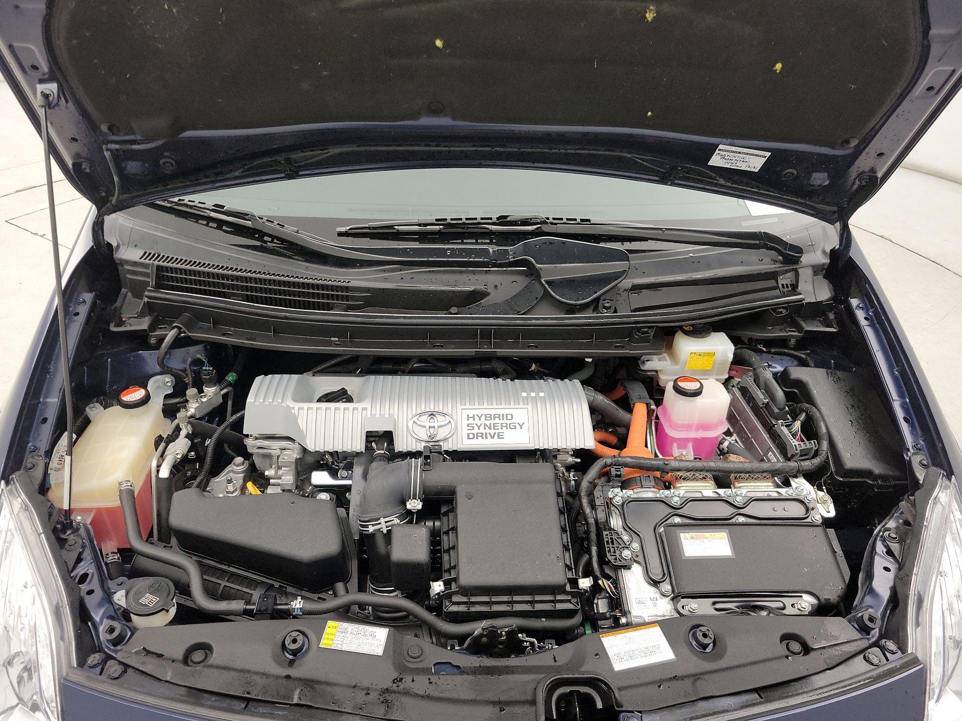 Thumbnail: 2015 Toyota Prius - 20