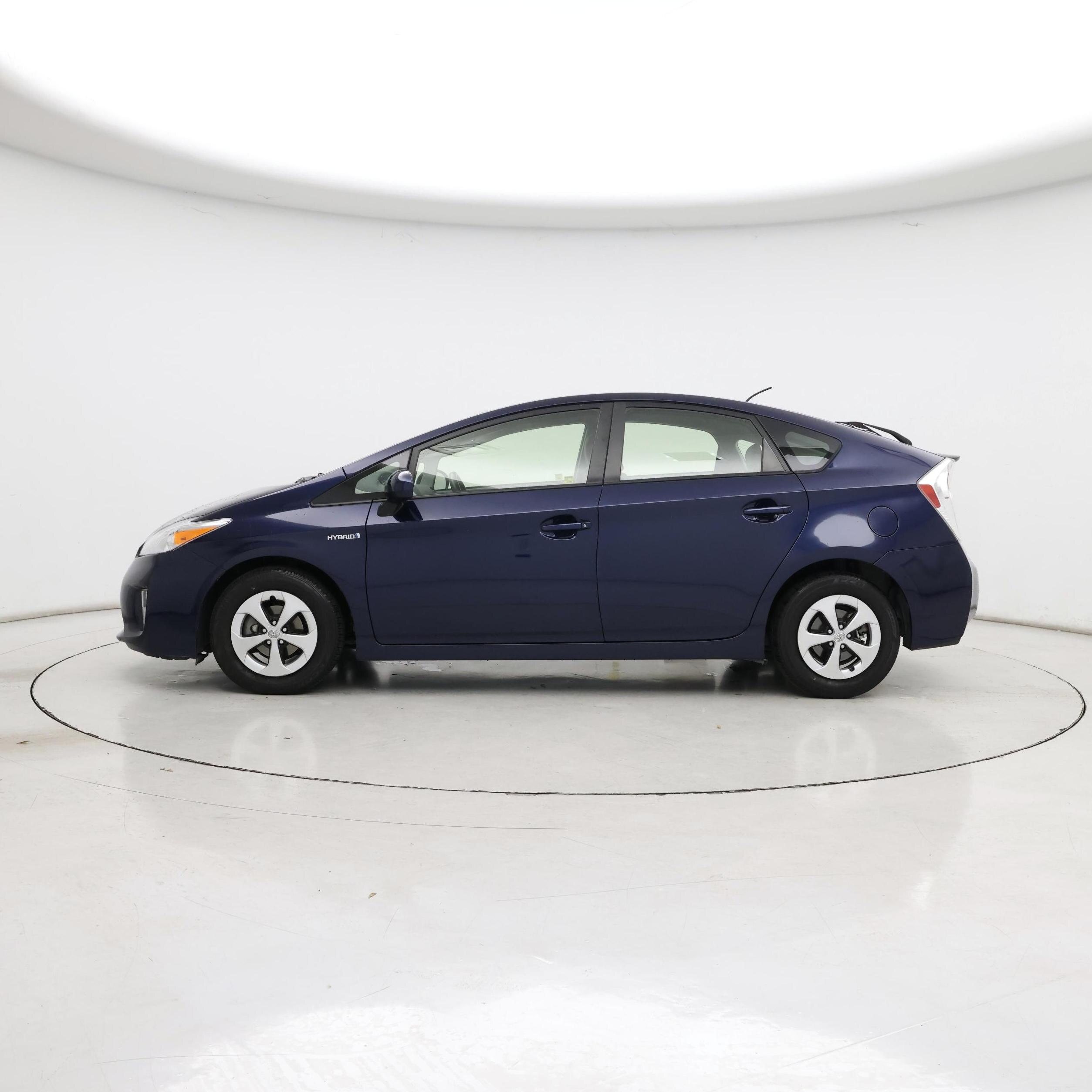 Thumbnail: 2015 Toyota Prius - 3