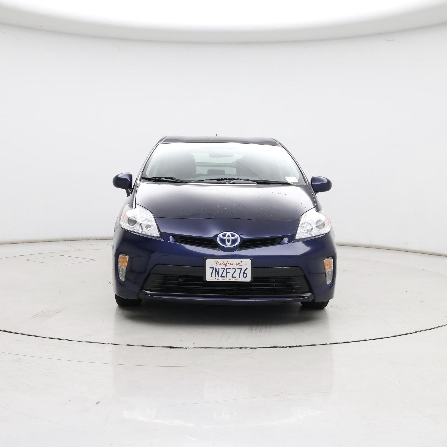 Thumbnail: 2015 Toyota Prius - 5
