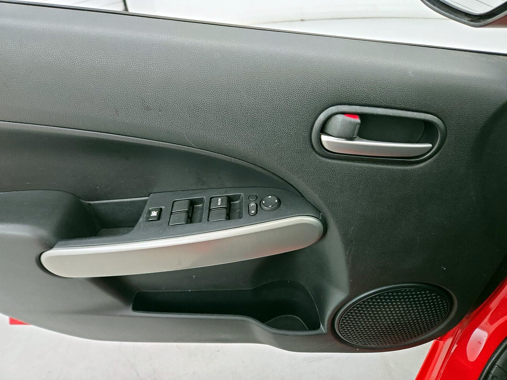 Thumbnail: 2014 Mazda Mazda2 - 12