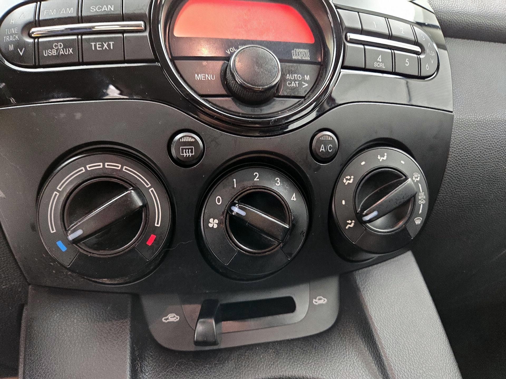 Thumbnail: 2014 Mazda Mazda2 - 15