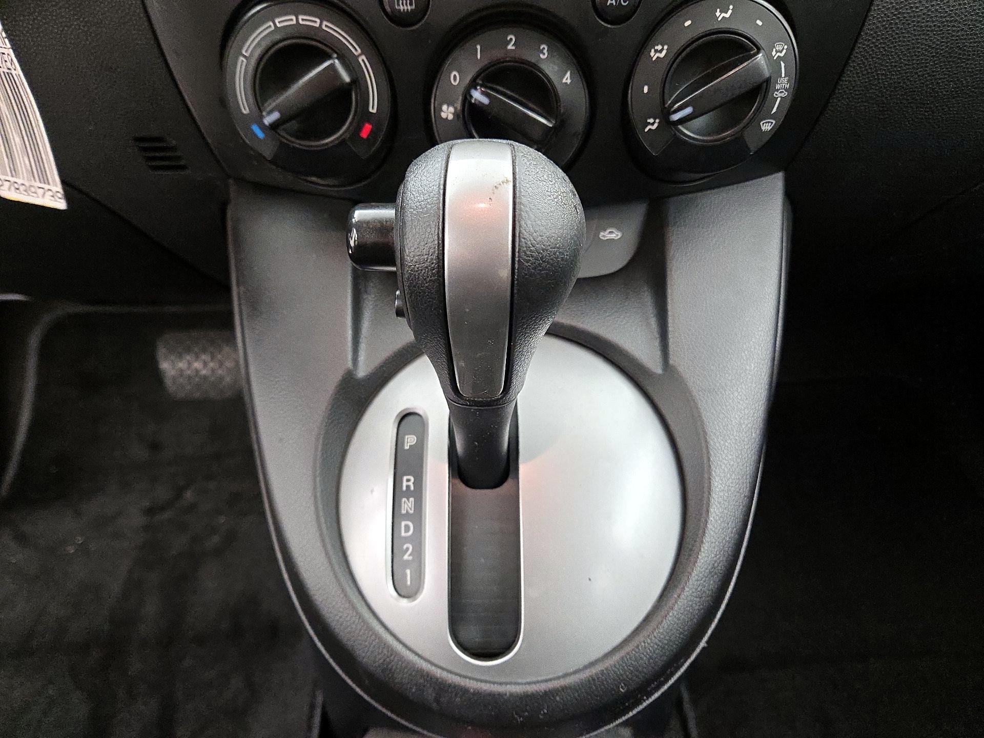 Thumbnail: 2014 Mazda Mazda2 - 16