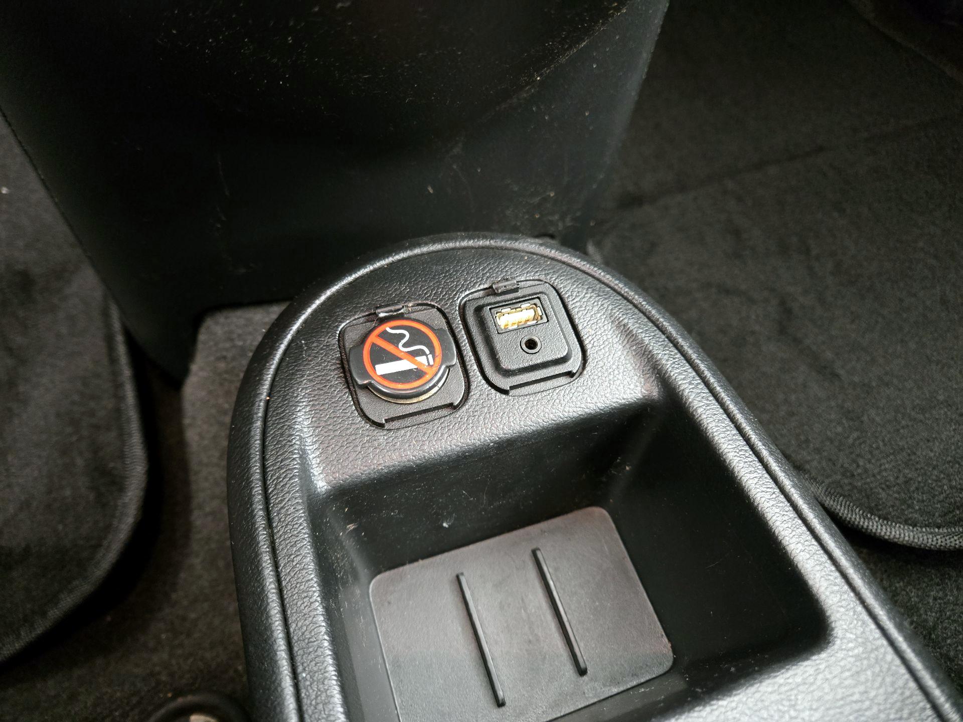 Thumbnail: 2014 Mazda Mazda2 - 17