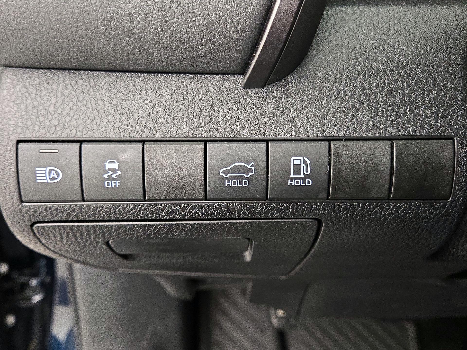 Thumbnail: 2019 Toyota Camry - 13