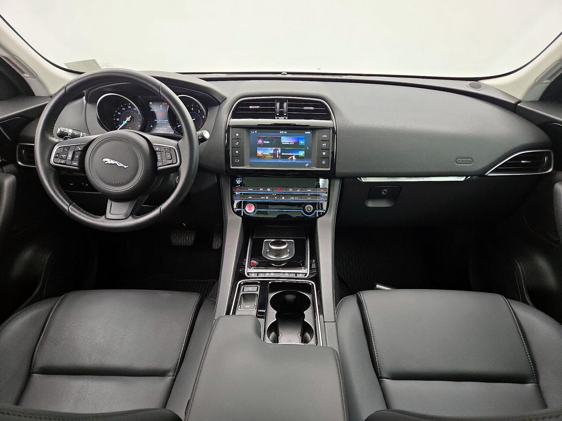 Thumbnail: 2018 Jaguar F-Pace - 9