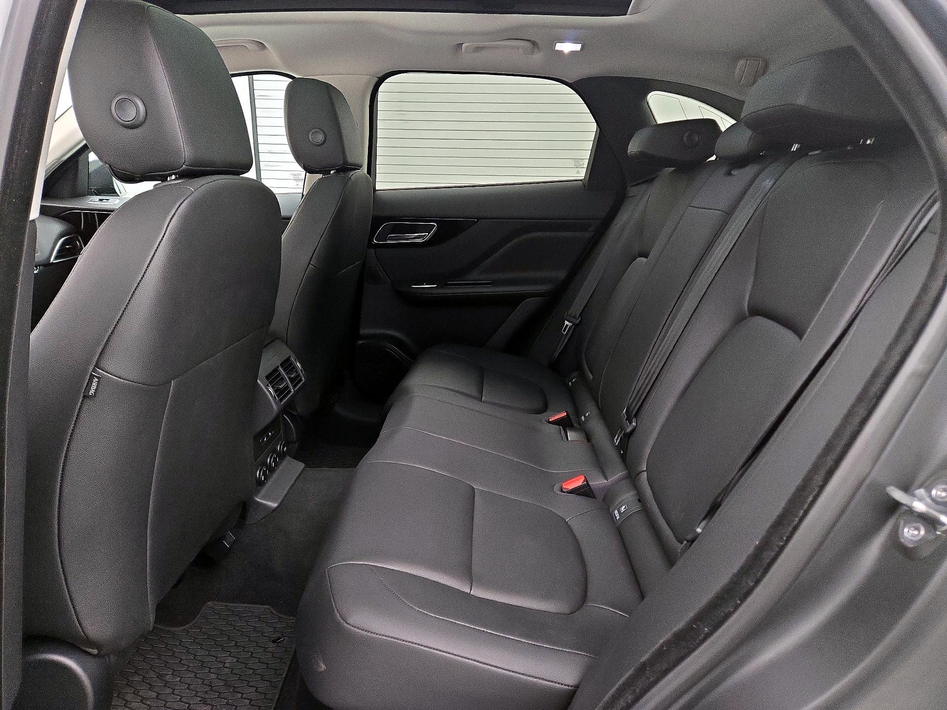 Thumbnail: 2018 Jaguar F-Pace - 18