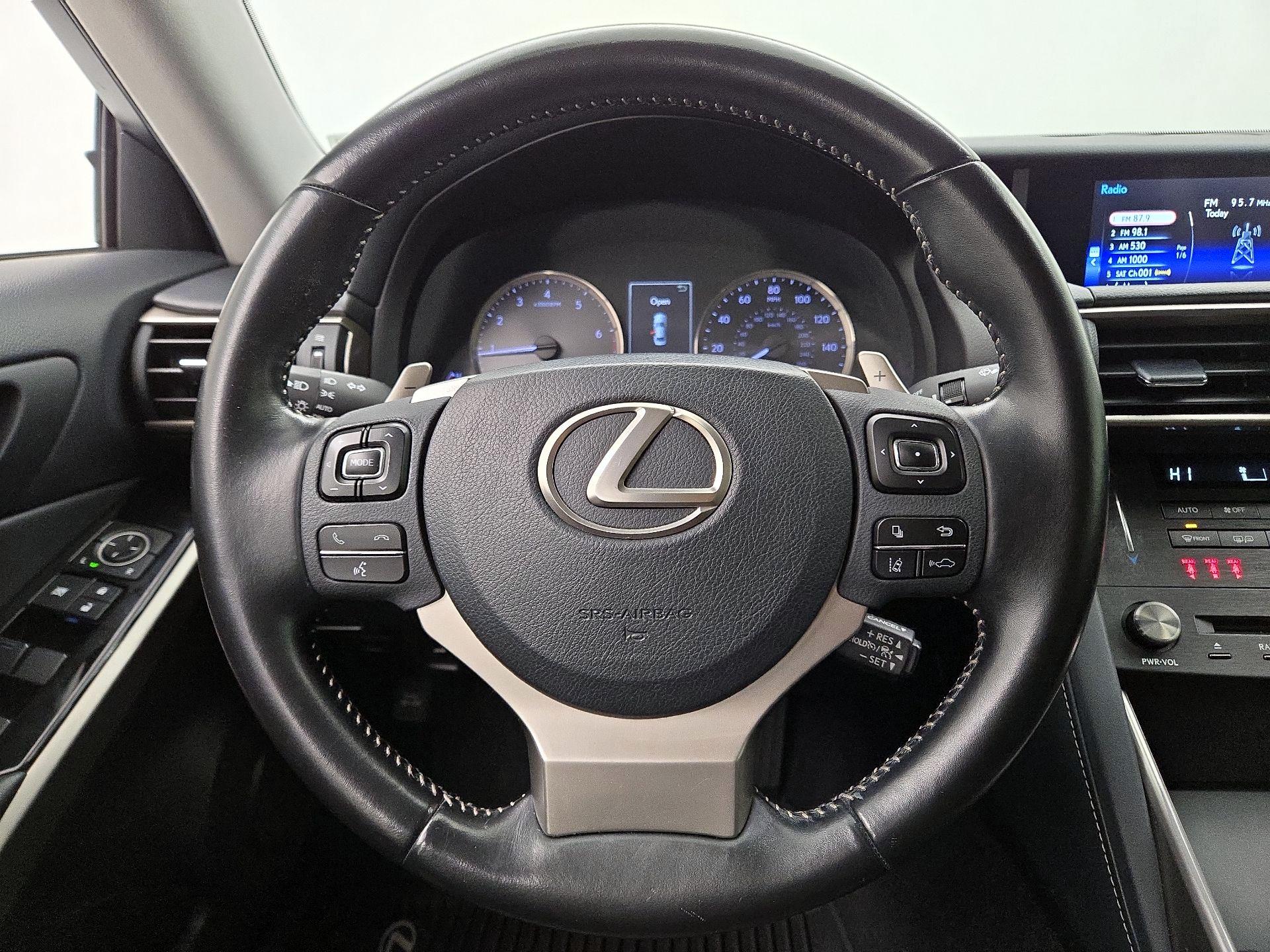 Thumbnail: 2020 Lexus IS - 10