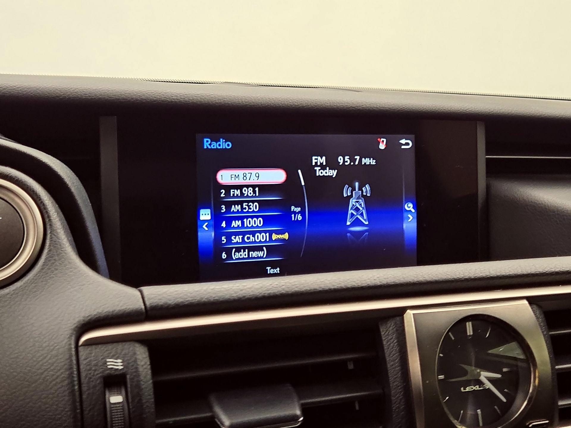 Thumbnail: 2020 Lexus IS - 15