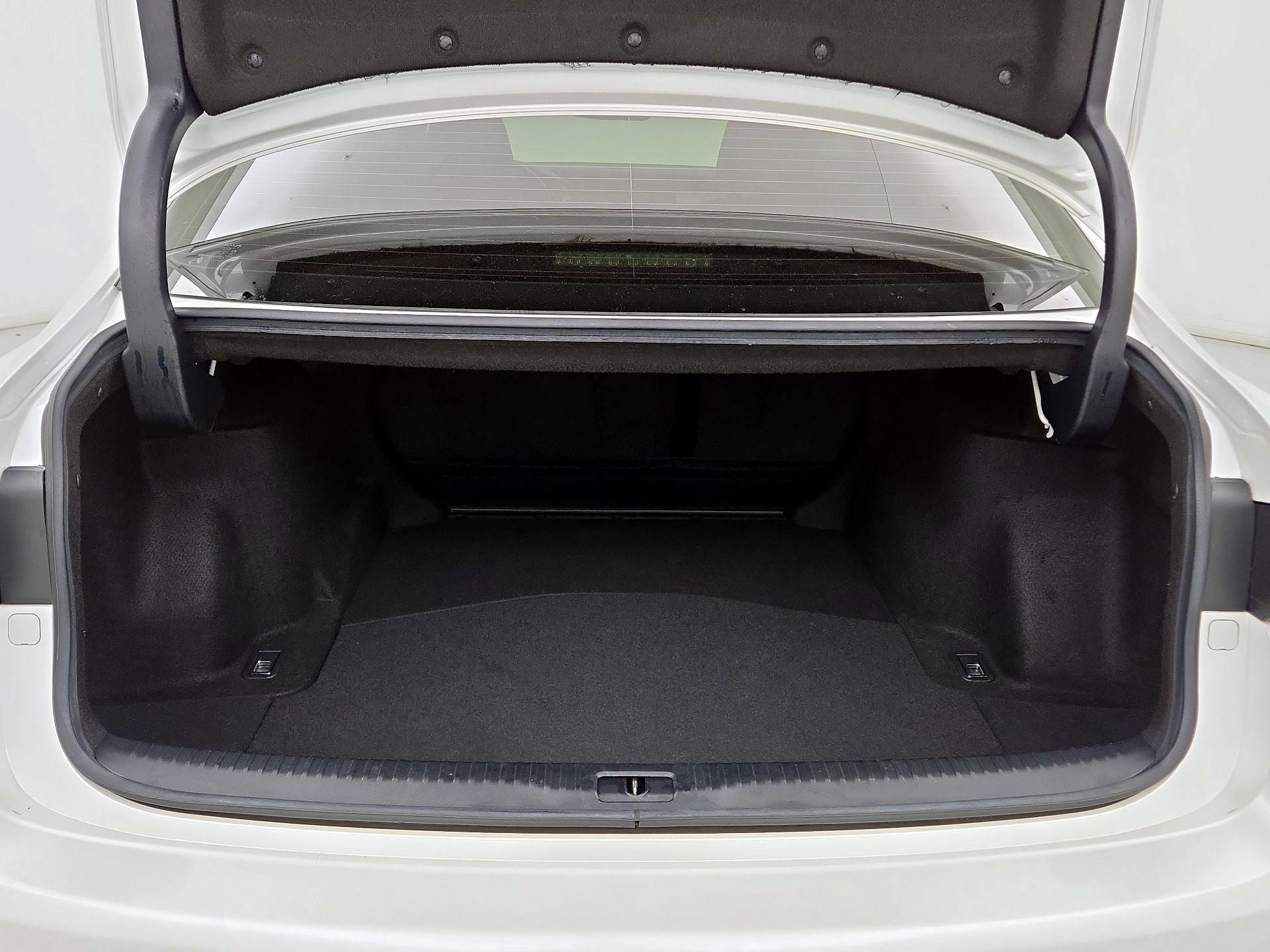 Thumbnail: 2020 Lexus IS - 20