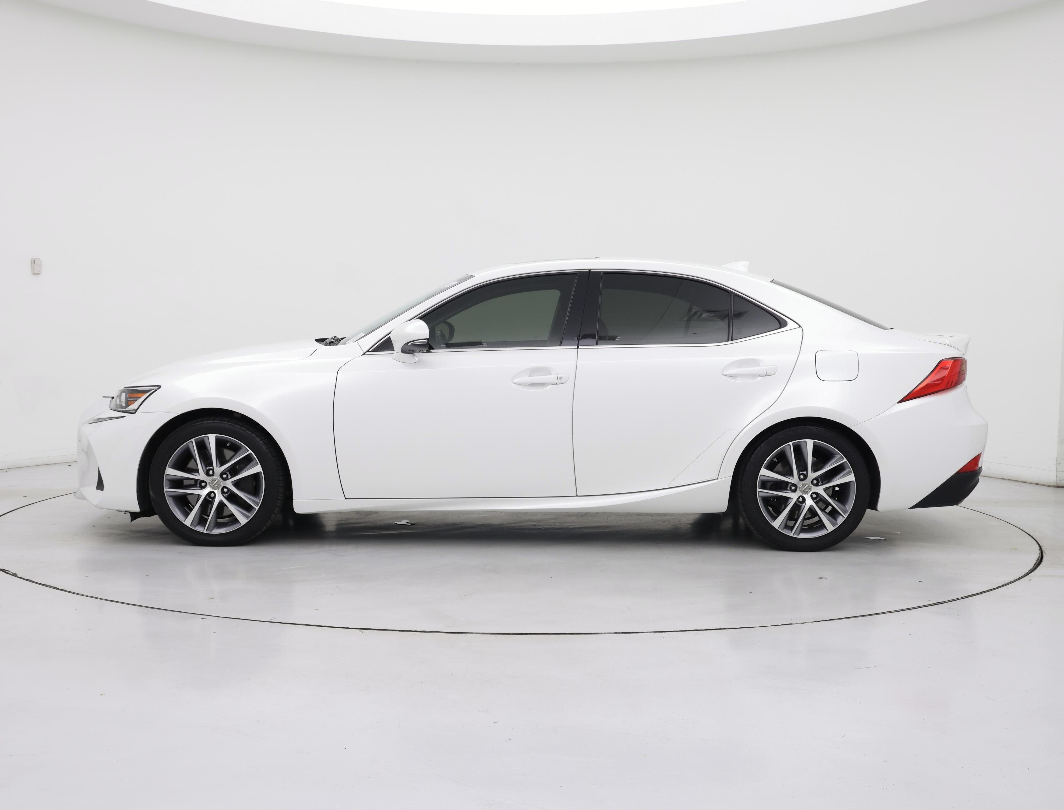 Thumbnail: 2020 Lexus IS - 3