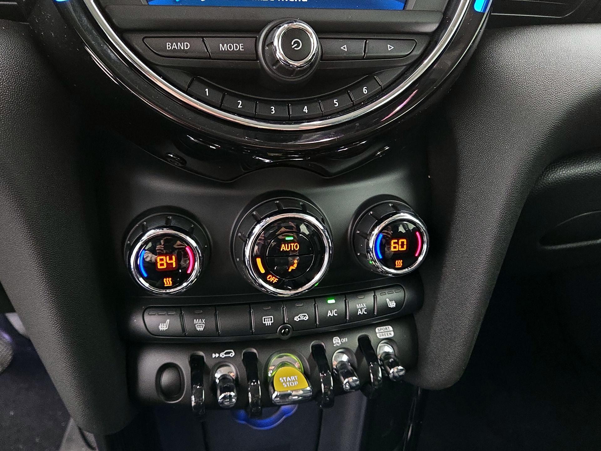 Thumbnail: 2021 MINI Cooper Hardtop - 17