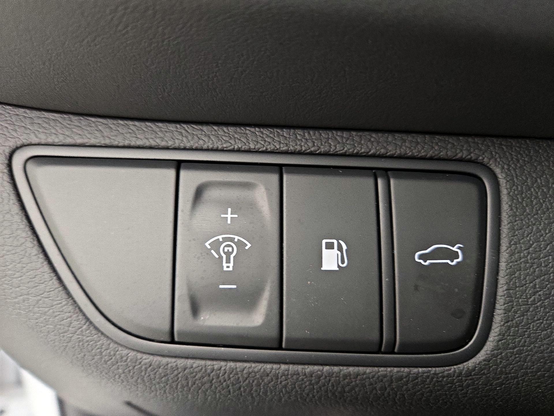 Thumbnail: 2025 Genesis G70 - 13