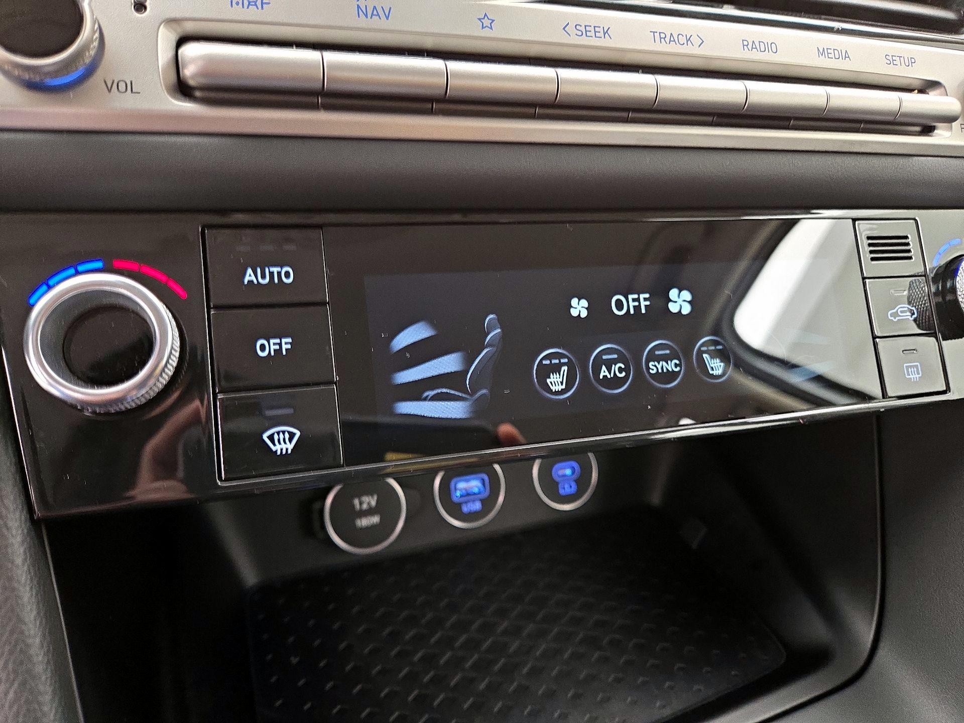 Thumbnail: 2025 Genesis G70 - 16