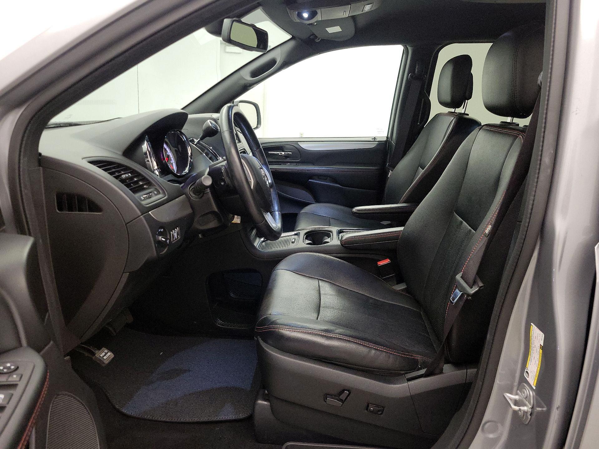 Thumbnail: 2019 Dodge Grand Caravan - 11