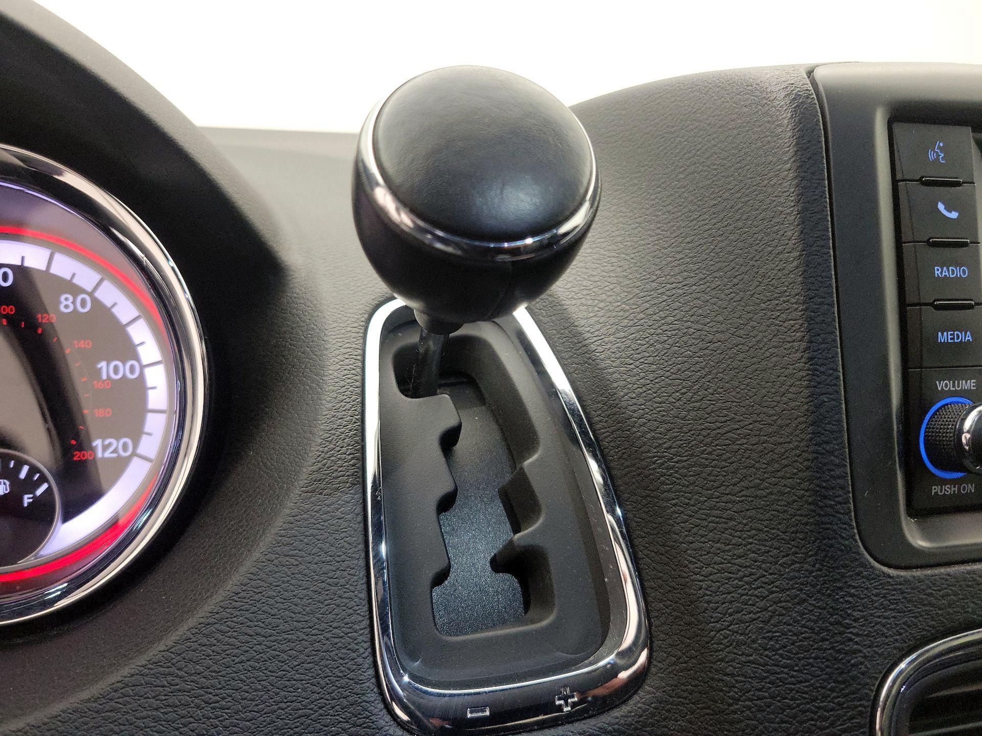 Thumbnail: 2019 Dodge Grand Caravan - 17