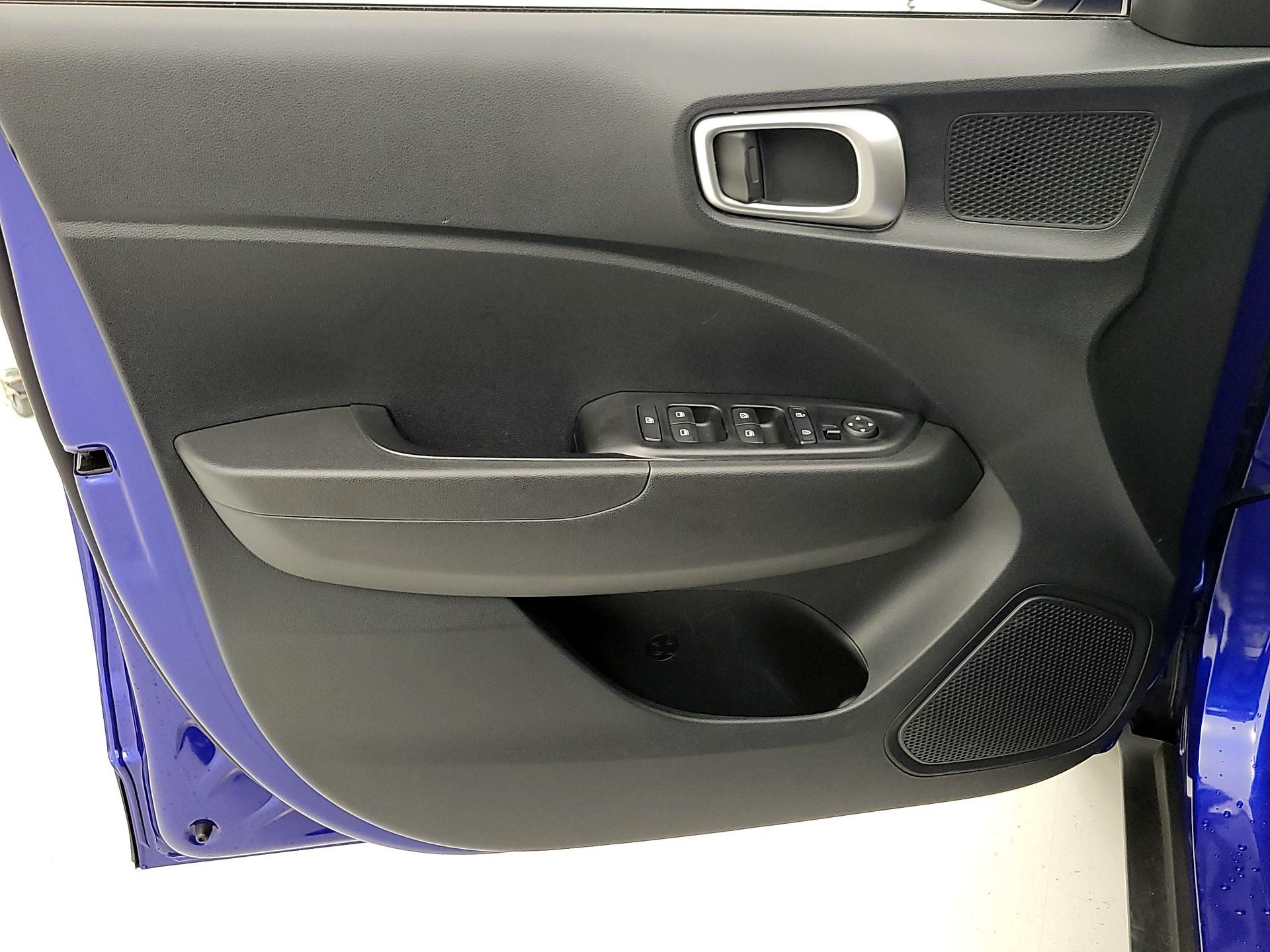 Thumbnail: 2022 Hyundai Venue - 12