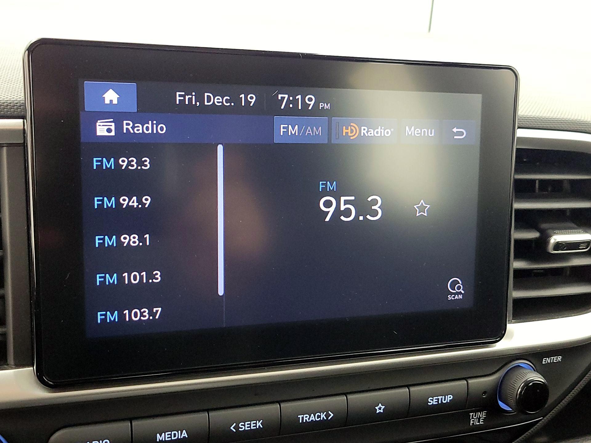 Thumbnail: 2022 Hyundai Venue - 15