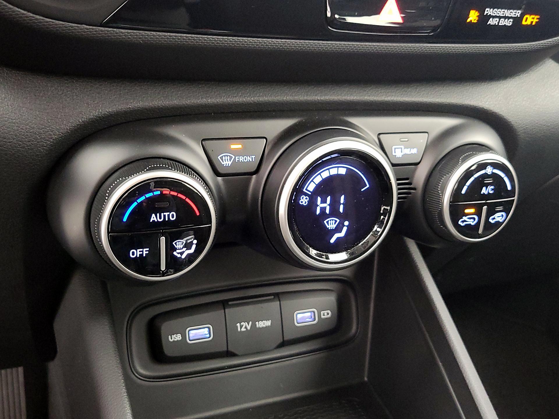 Thumbnail: 2022 Hyundai Venue - 16