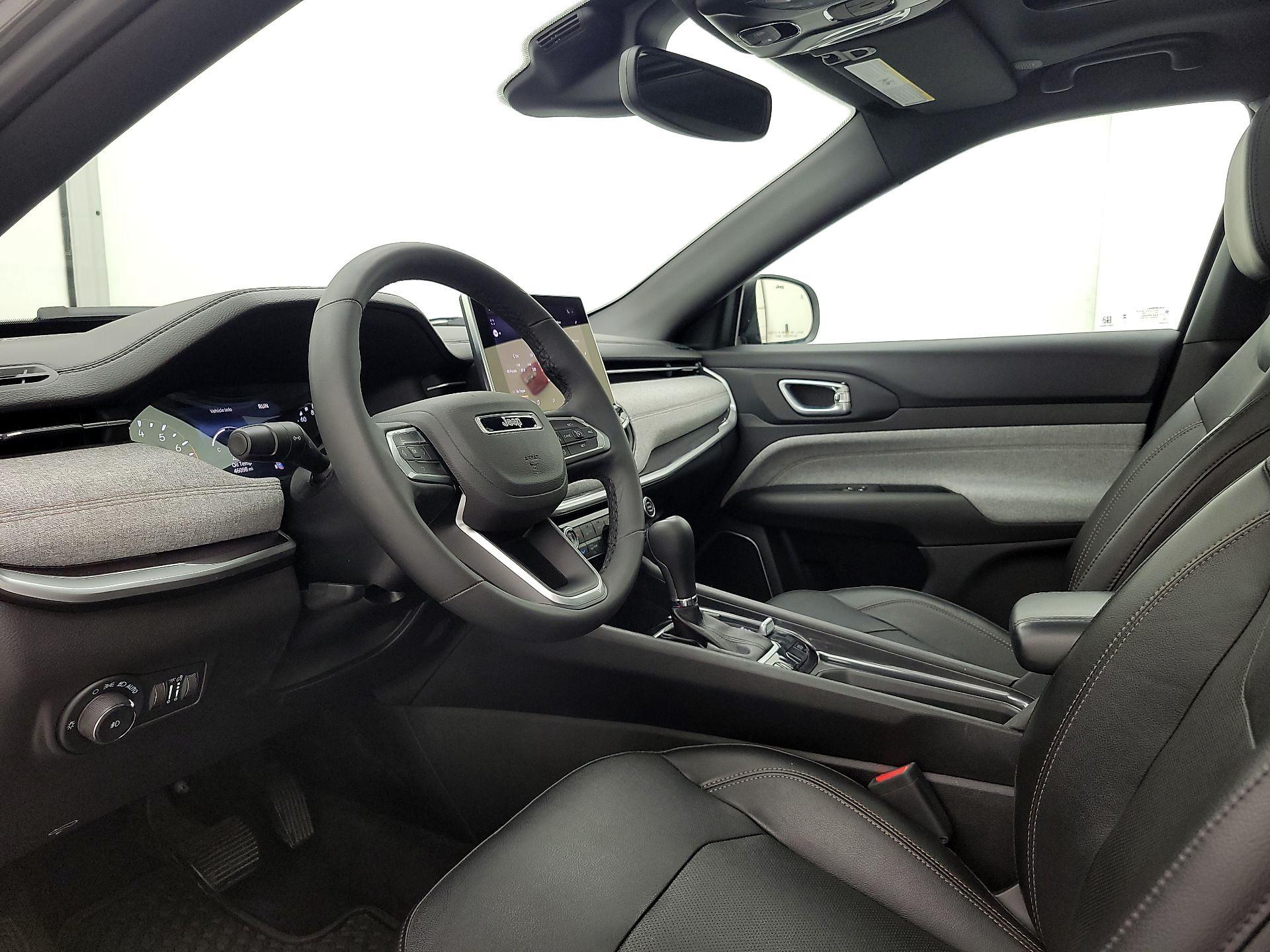 Thumbnail: 2023 Jeep Compass - 11