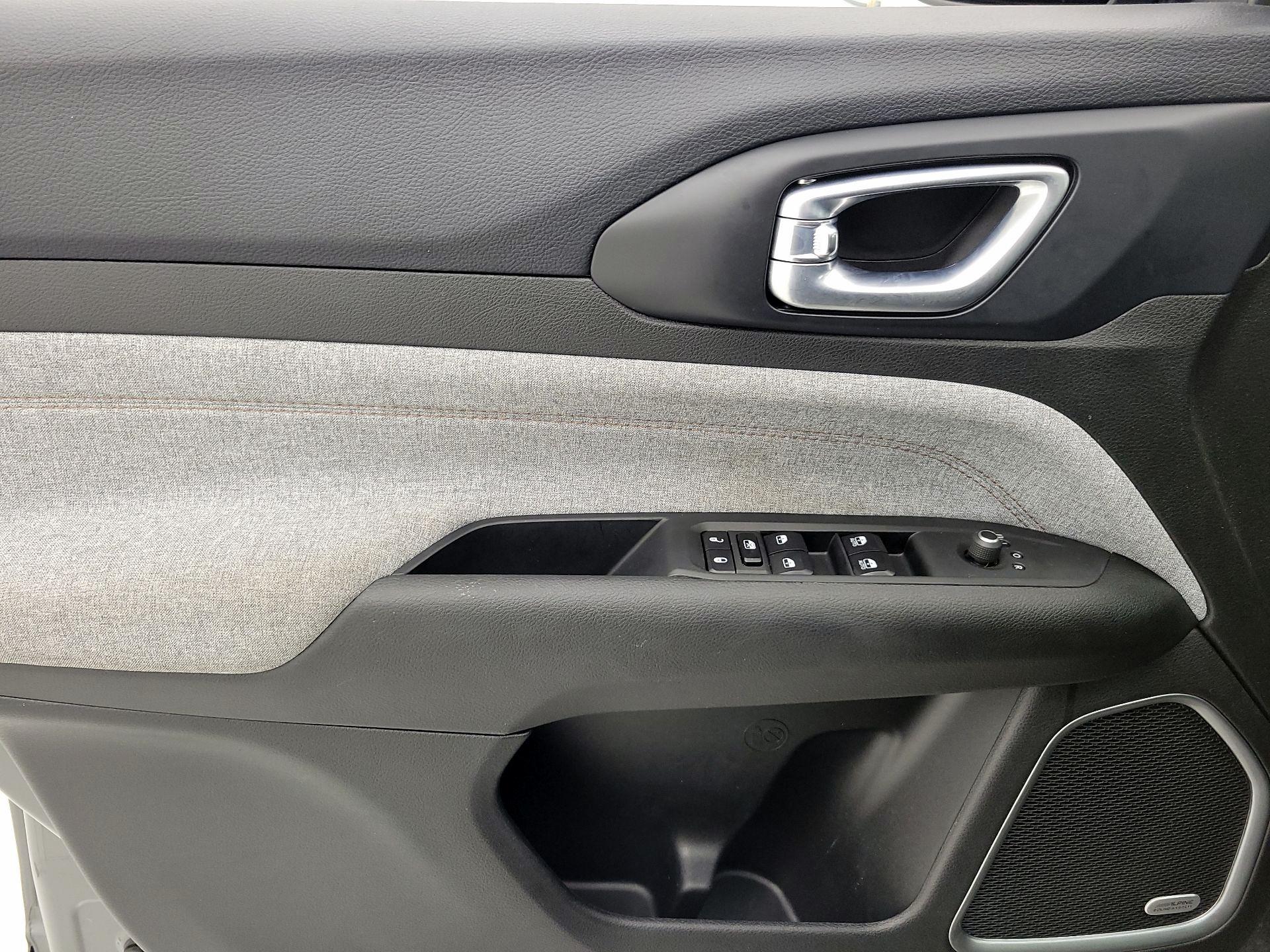 Thumbnail: 2023 Jeep Compass - 12