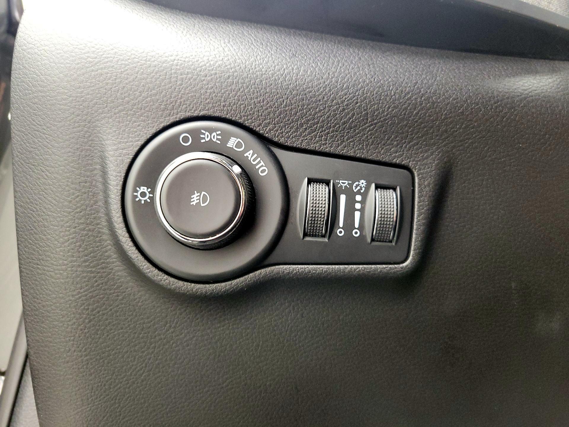 Thumbnail: 2023 Jeep Compass - 13