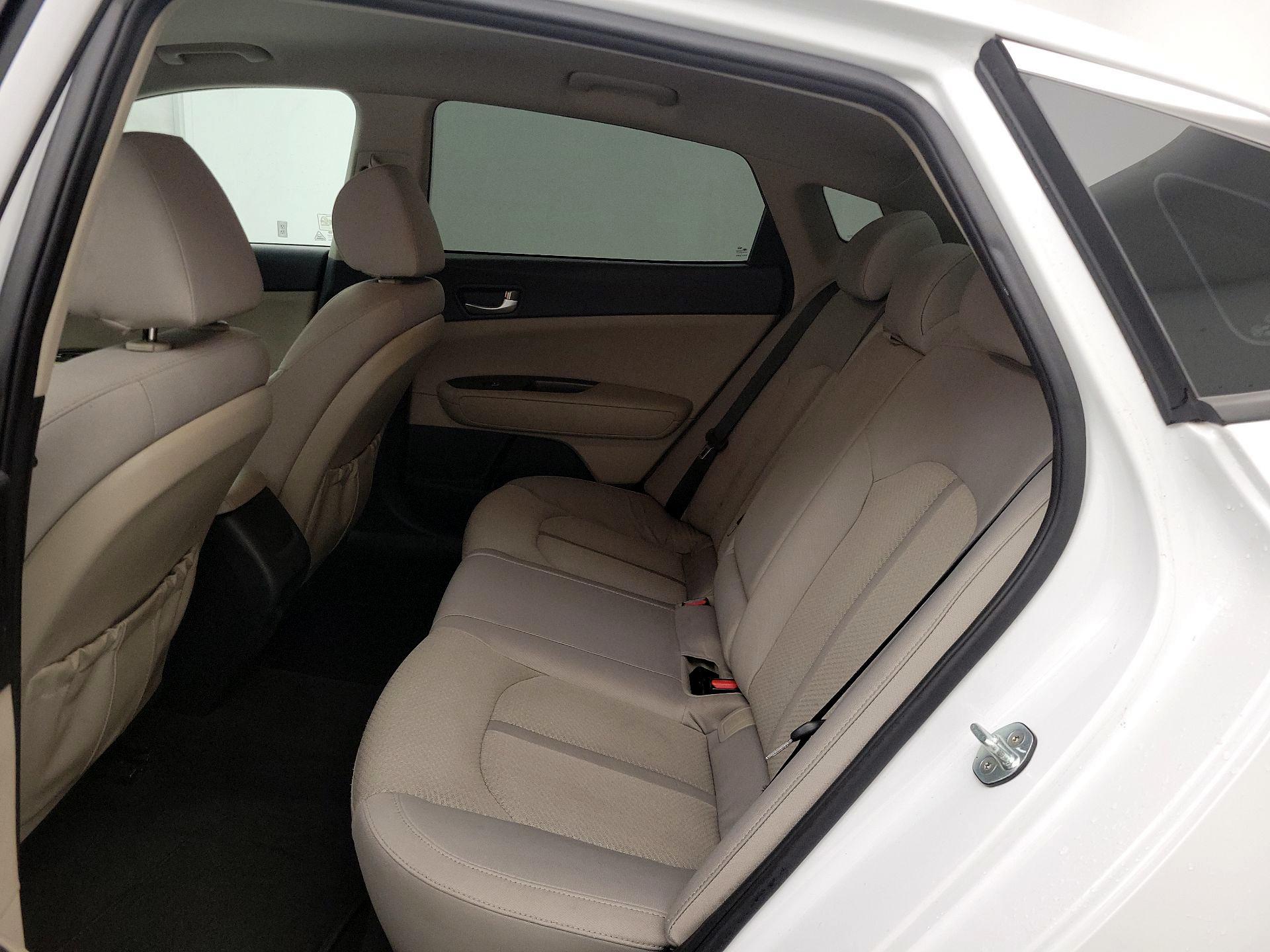 Thumbnail: 2017 Kia Optima - 19