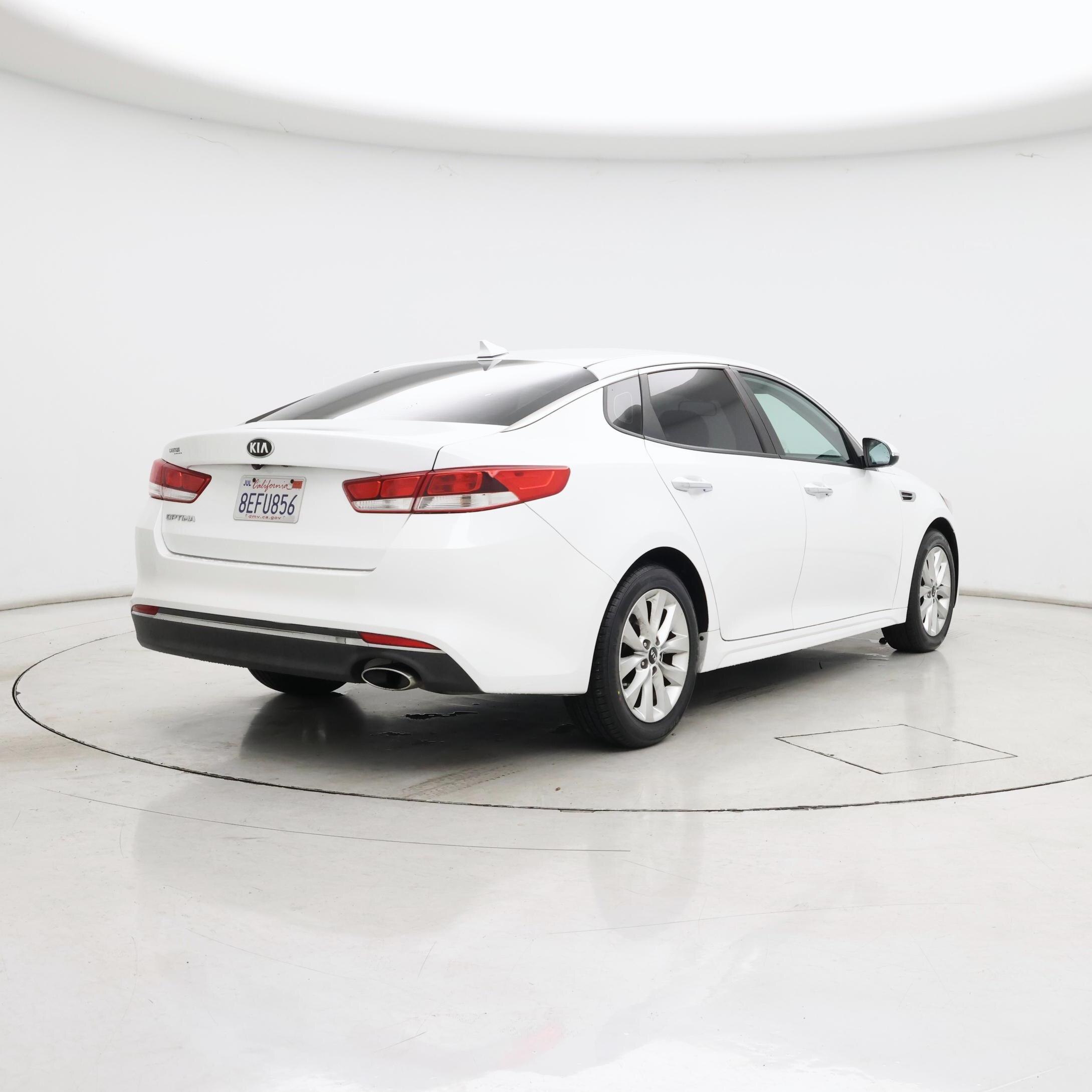 Thumbnail: 2017 Kia Optima - 8