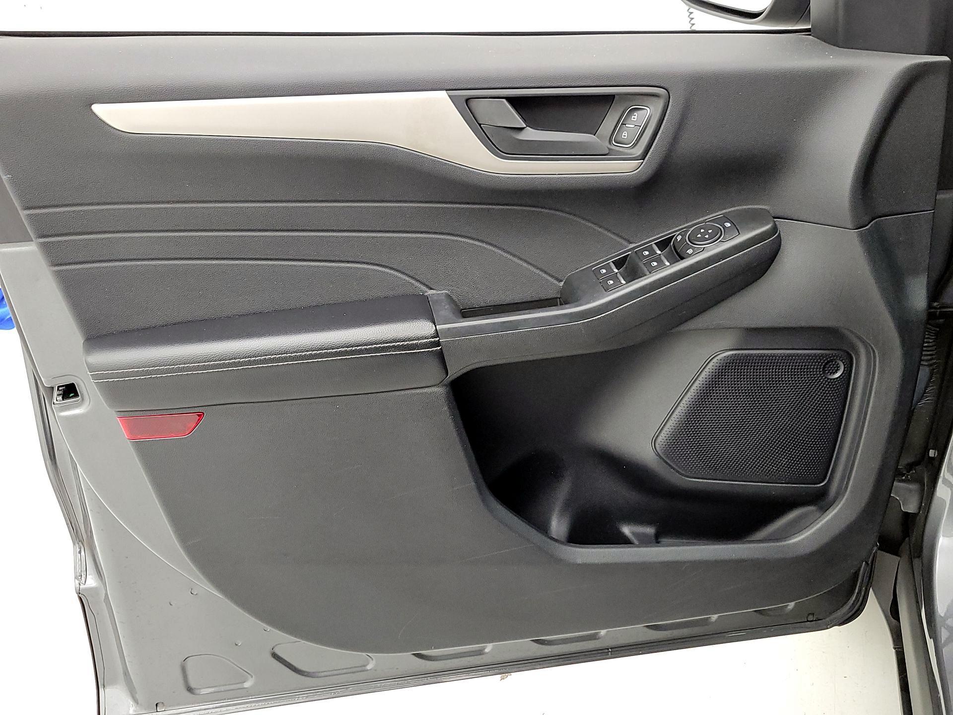 Thumbnail: 2022 Ford Escape - 12