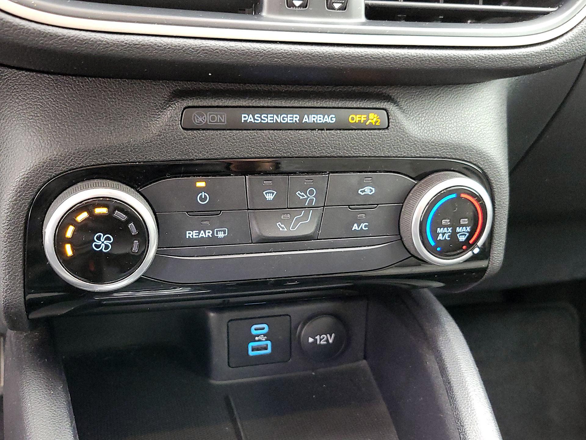 Thumbnail: 2022 Ford Escape - 16