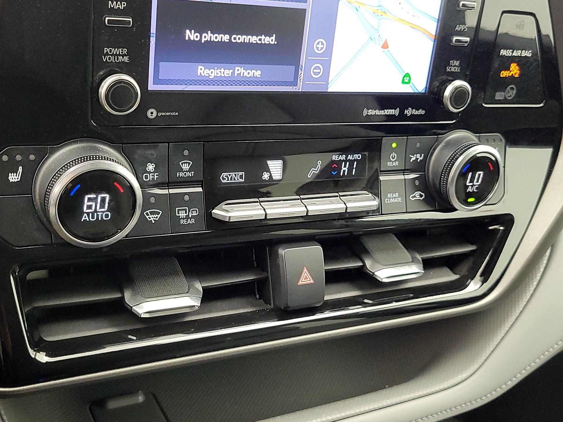 Thumbnail: 2022 Toyota Highlander - 17