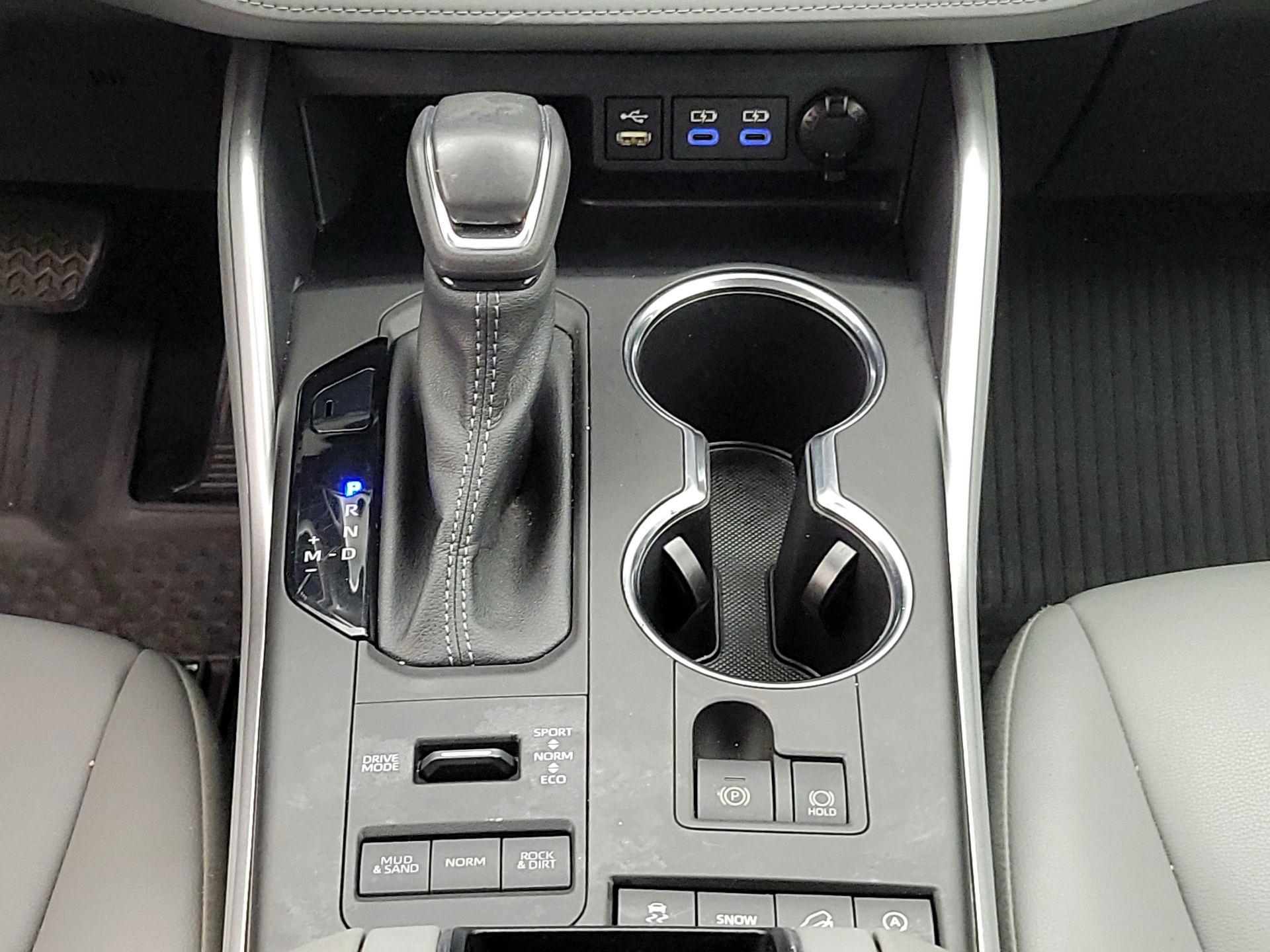 Thumbnail: 2022 Toyota Highlander - 18