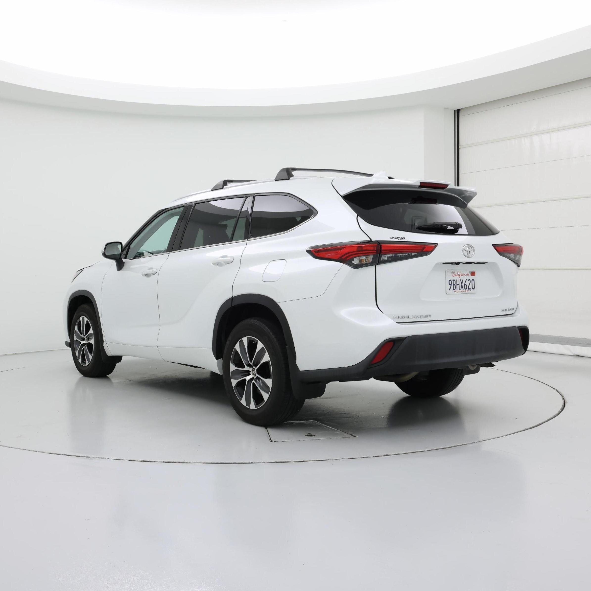 Thumbnail: 2022 Toyota Highlander - 2