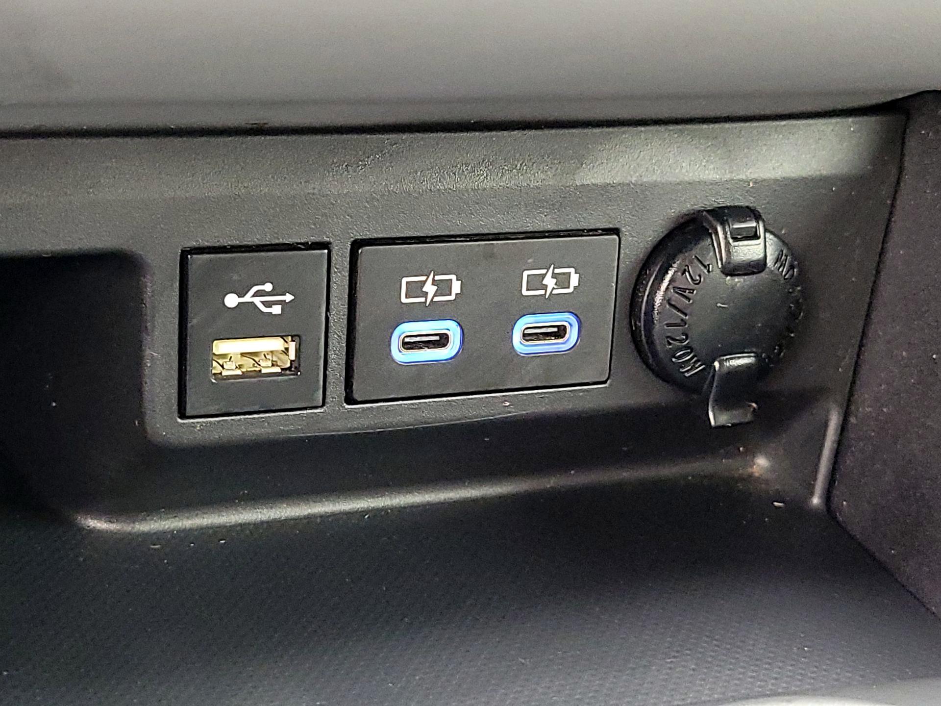 Thumbnail: 2022 Toyota Highlander - 19